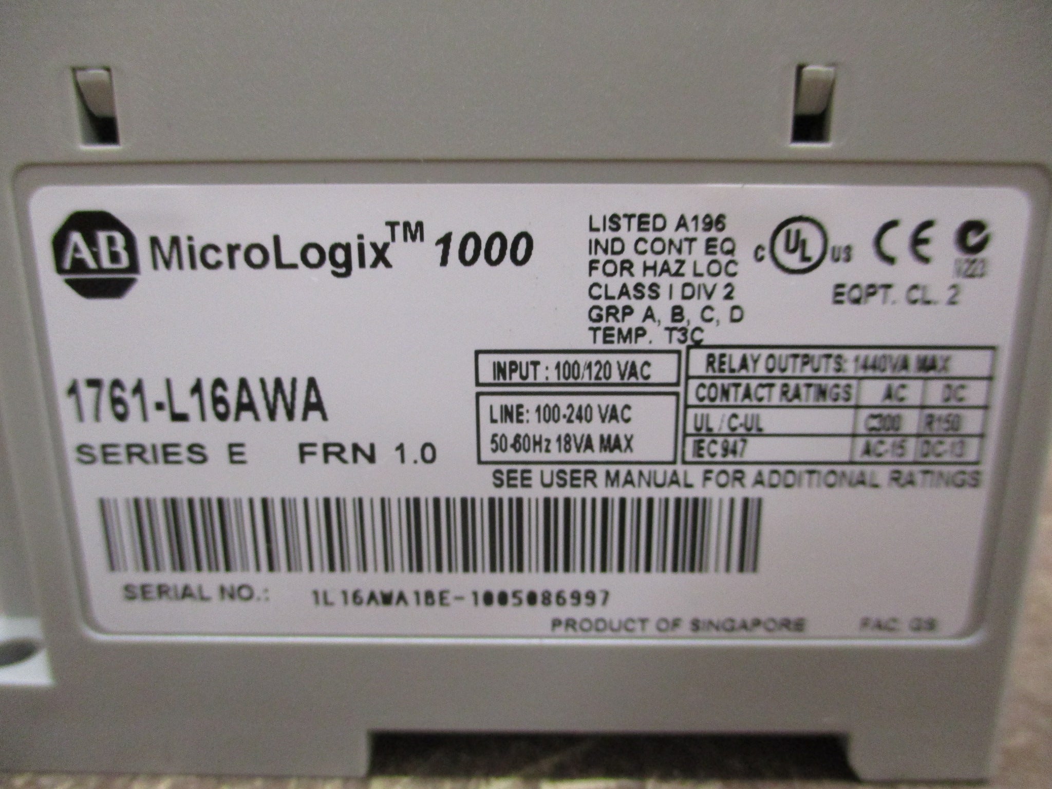 Allen-Bradley MicroLogix 1000 Controller 1761-L16AWA Ser. E FRN 1.0 Used
