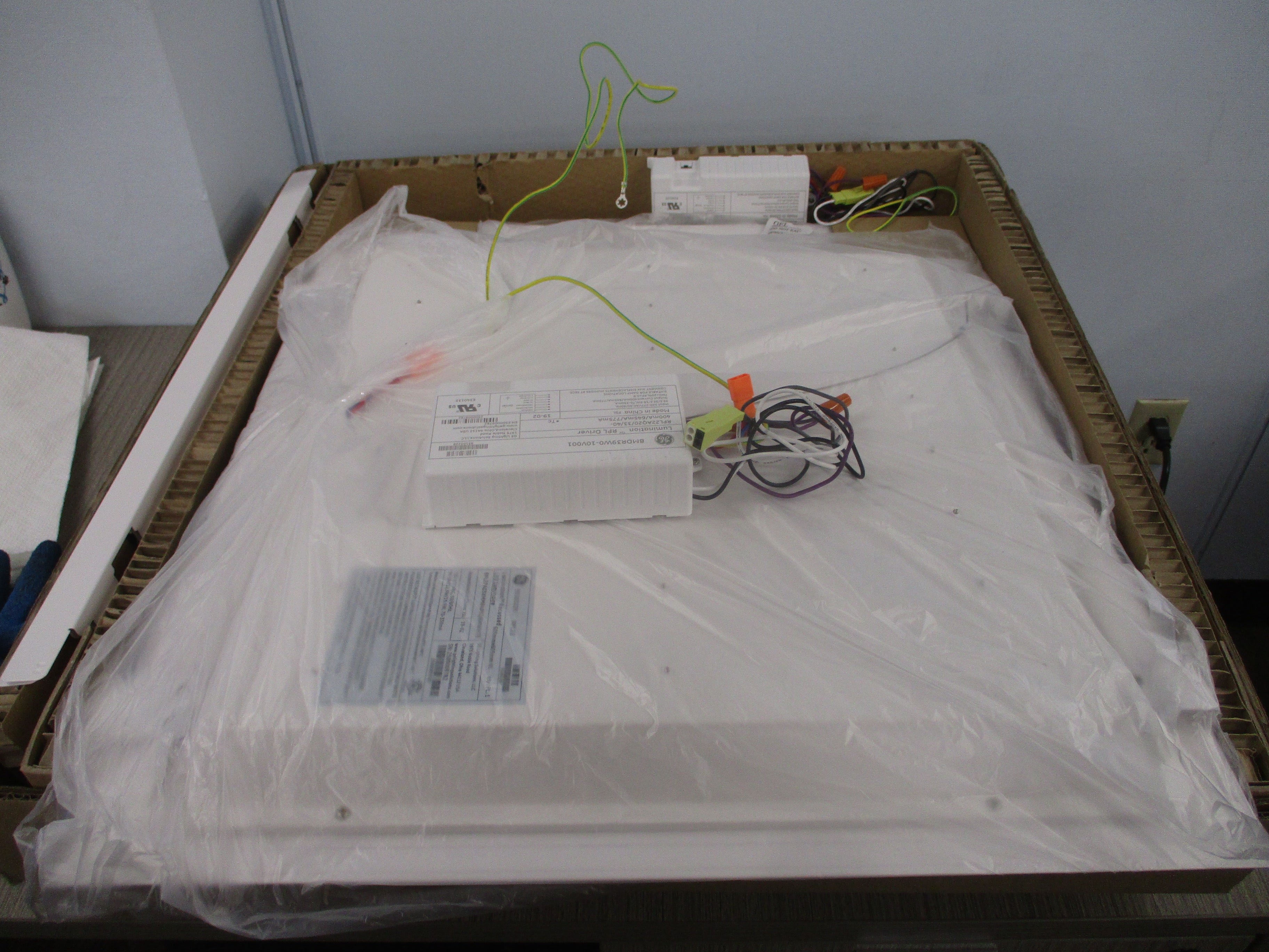 GE Lumination Recessed LED Luminaire RPL22A03XMM840VQRMWHTE 605MM x 605mm 120-27