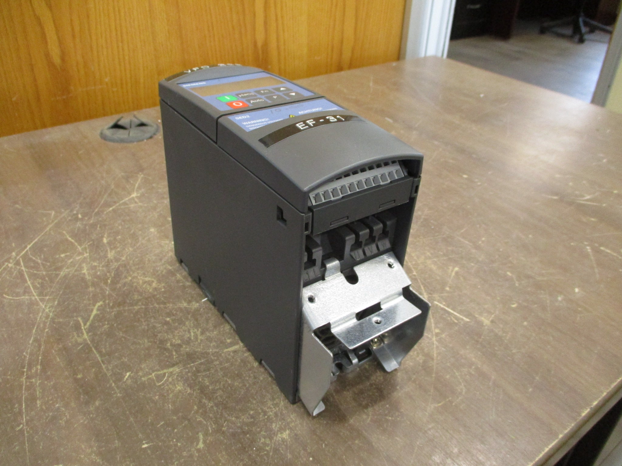 Siemens SED2-0.75/32X AC Drive 6SE6436-2UD17-5AA0 1HP 3Ph Used
