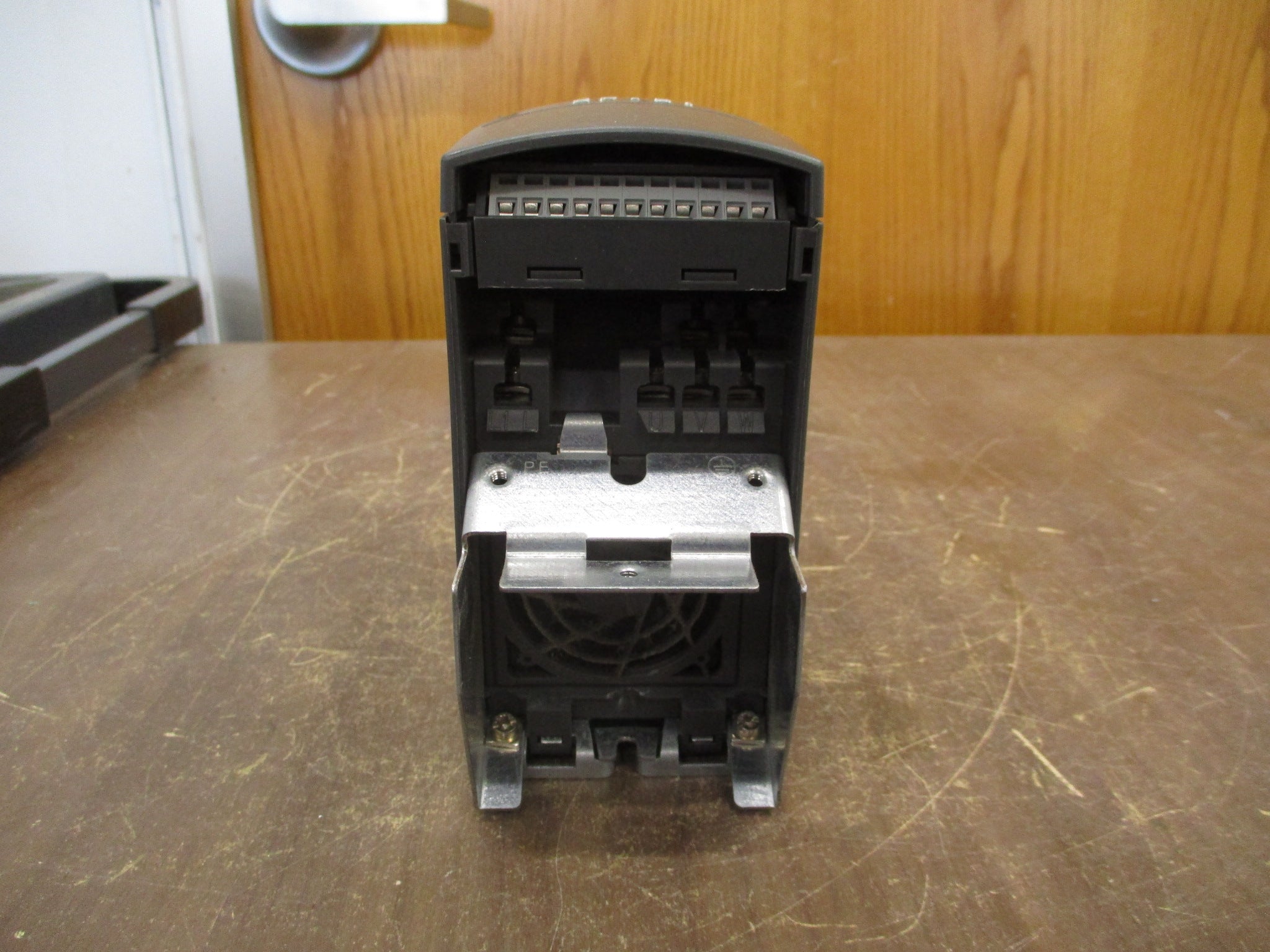 Siemens SED2-0.75/32X AC Drive 6SE6436-2UD17-5AA0 1HP 3Ph Used