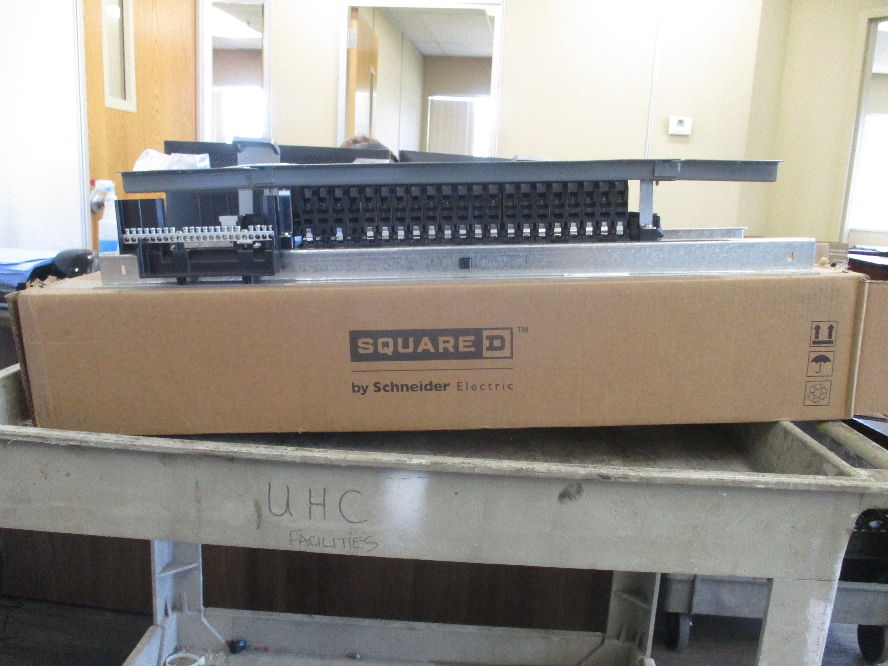 Square D NQ Panelboard Interior 29452054160070001 225A 208Y/120V 3Ph 4W 42-Space Breakers : (1) 30A 2P / (1) 20A 2P / (1) 15A 2P / (36) 20A 1P New Surplus
