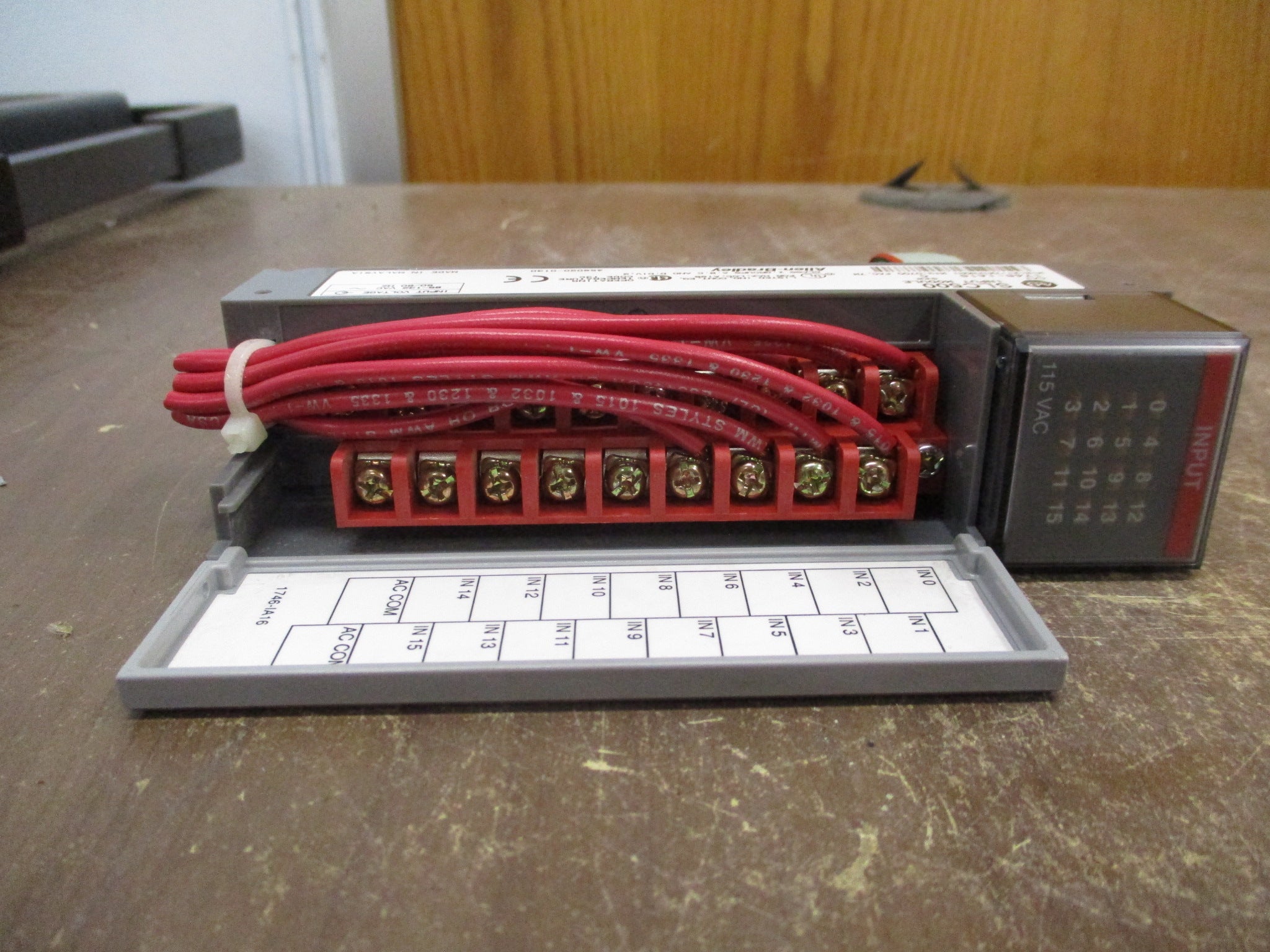 Allen-Bradley SLC500 Input Module 1746-IA16 85-132VAC 50/60Hz Ser. C Used