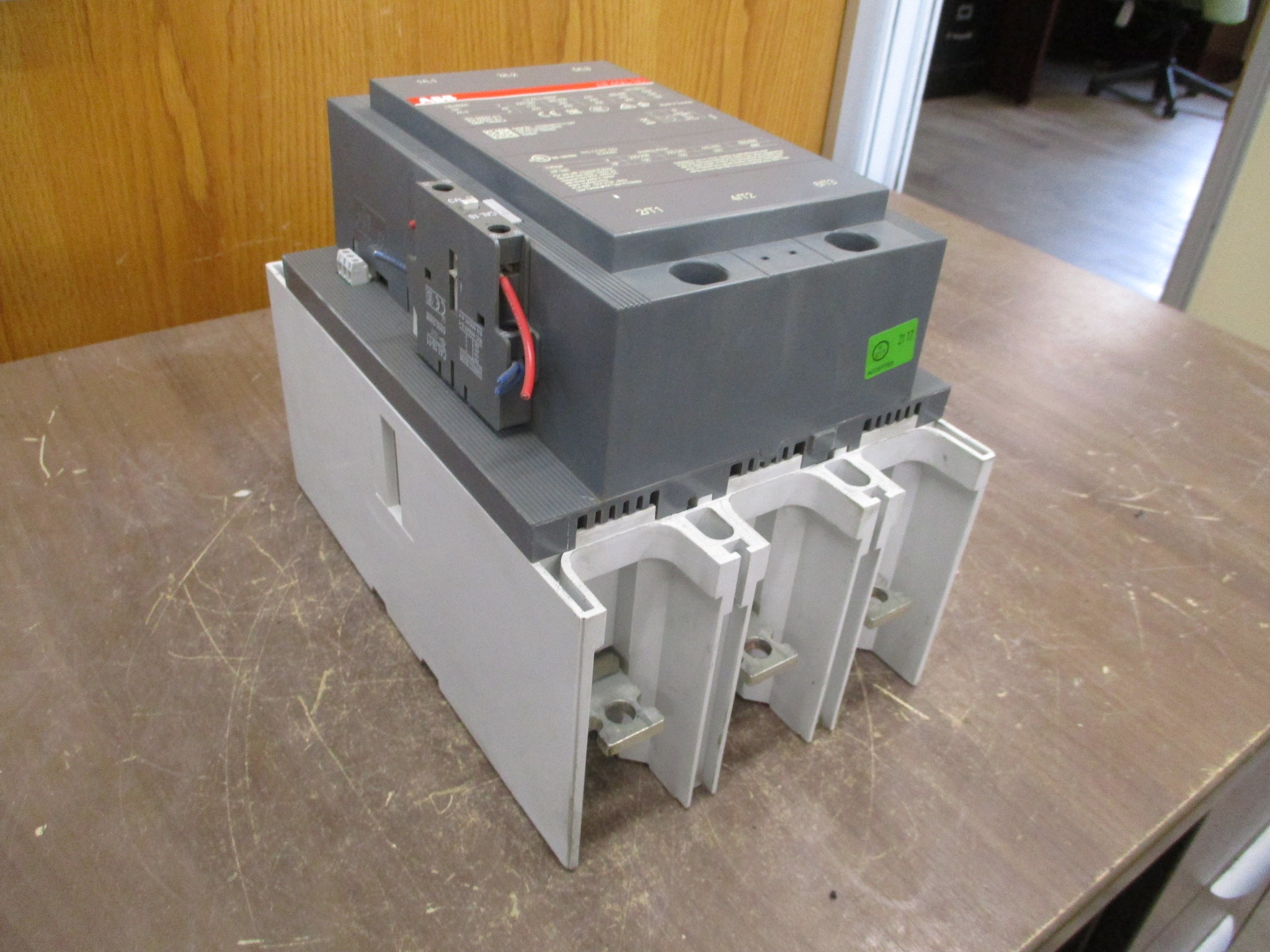 ABB Contactor AF400-30 600V 550A 100-250V AC/DC Coil Used