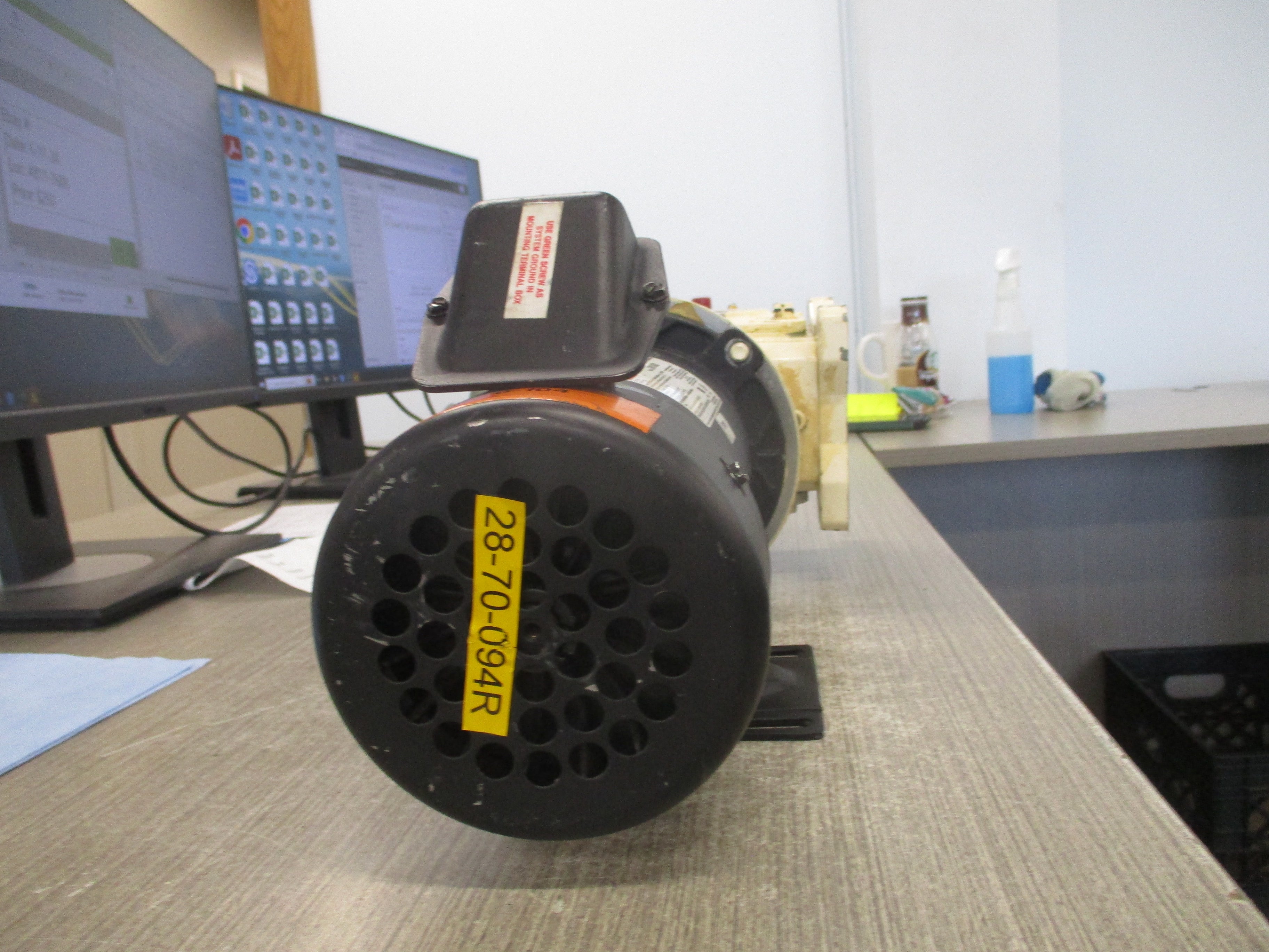 Dayton / Ohio DC Motor W/Gear 2M168D /28-70-094R 1/2HP 1725RPM Ratio 70:1 90VDC 5.5A Used