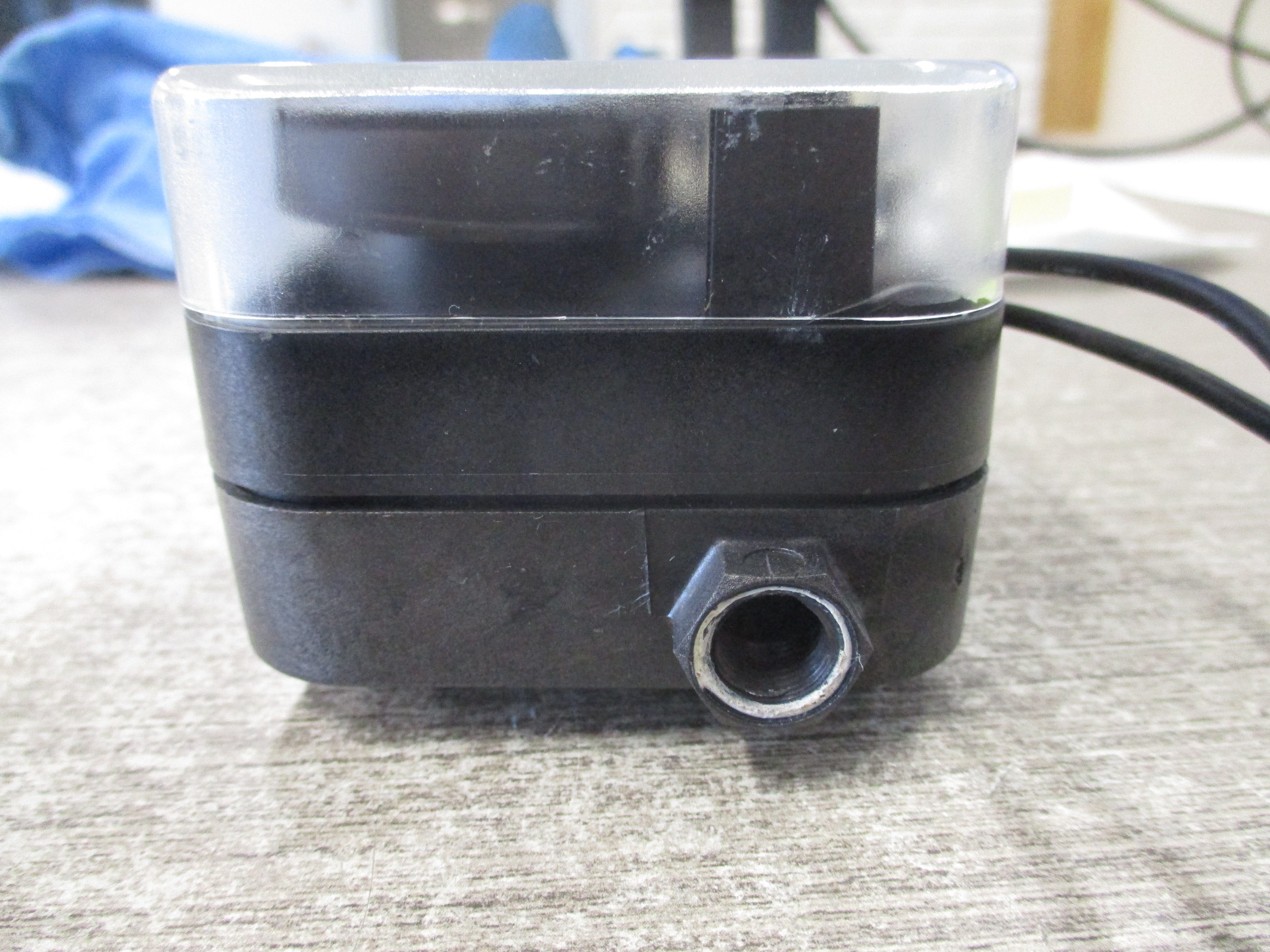 Dungs Pressure Switch AA-A2-6-2 120VAC 5A 7PSI Used