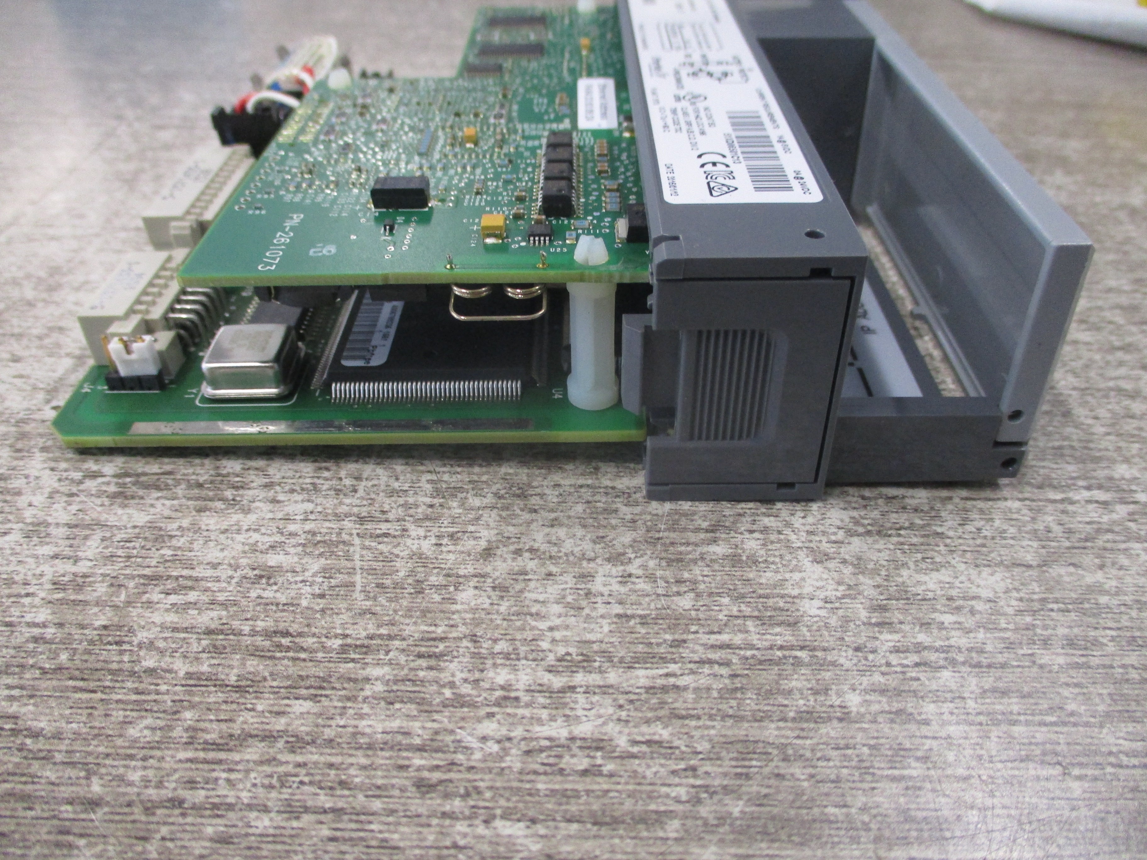 Allen-Bradley SLC 500 SLC 5/05 16K Controller 1747-L551 Ser. D OS: 1747-OS 501 Ser. C F/W.13 Used
