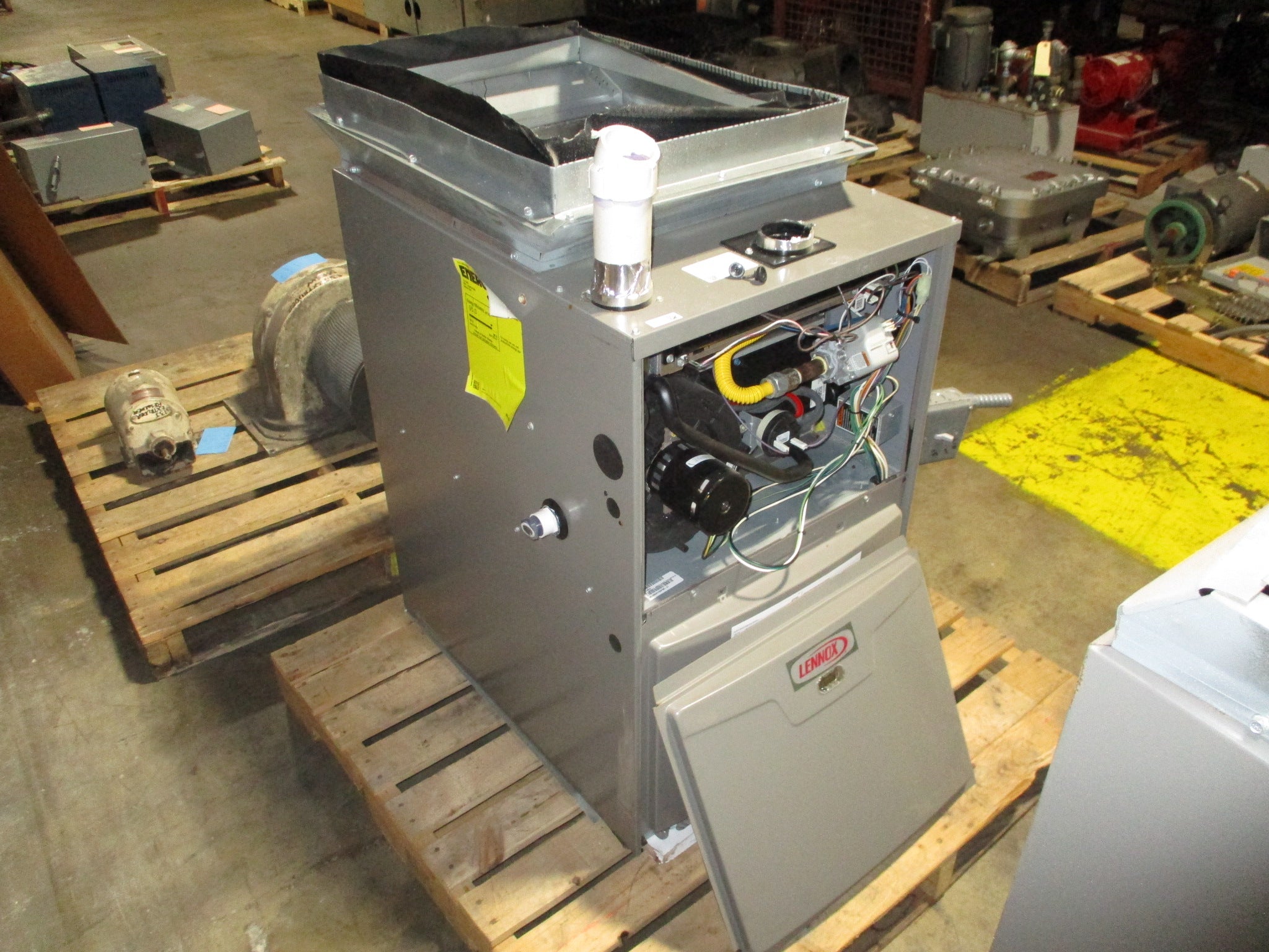 Lennox Merit Series Natural Gas Furnace ML195UH110XP48C-57 100,000 BTU Used