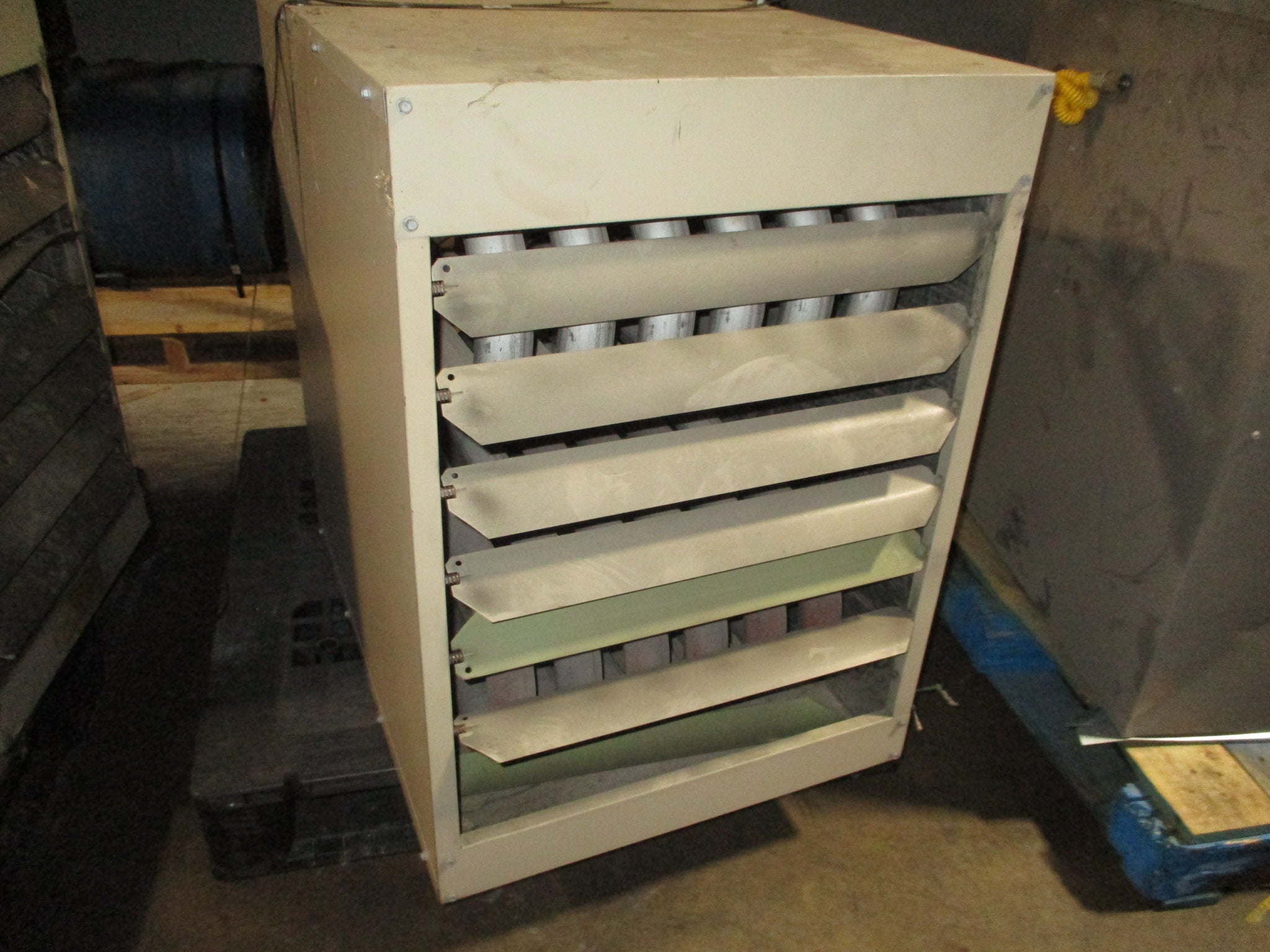 ADP Natural Gas Heater SEP-200A-3 195,000BTU Input Power Vented Used