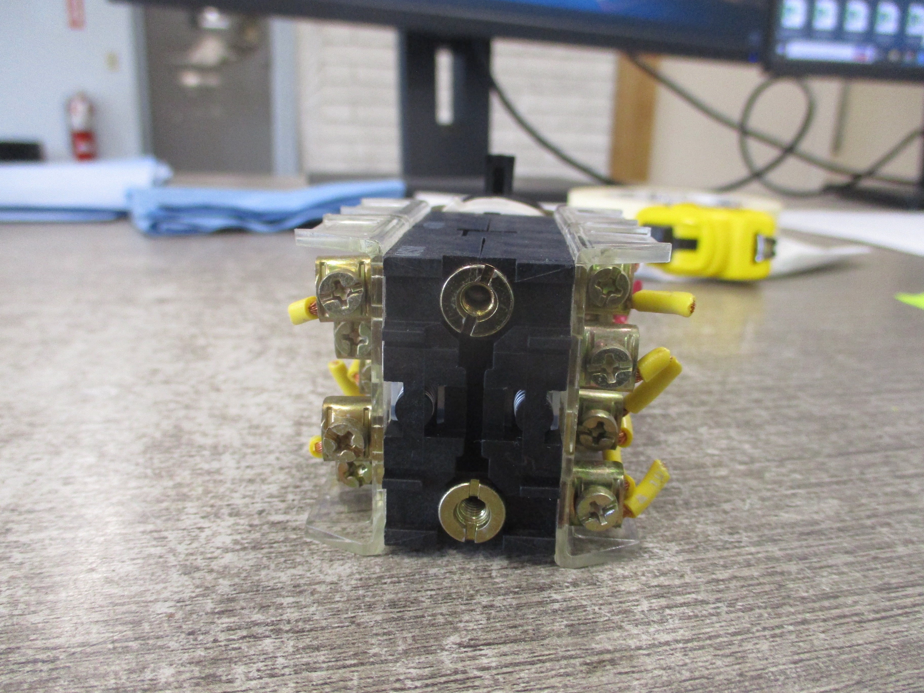 Allen-Bradley Selector Switch 800T-J17 Ser. T Nema 4, 13 Used