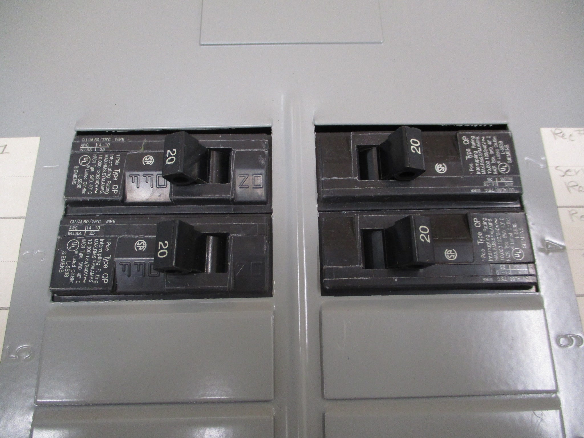Siemens Main Lug Breaker Panel G1212L1125 125A Max 120/240V 60Hz 1Ph 3W Used