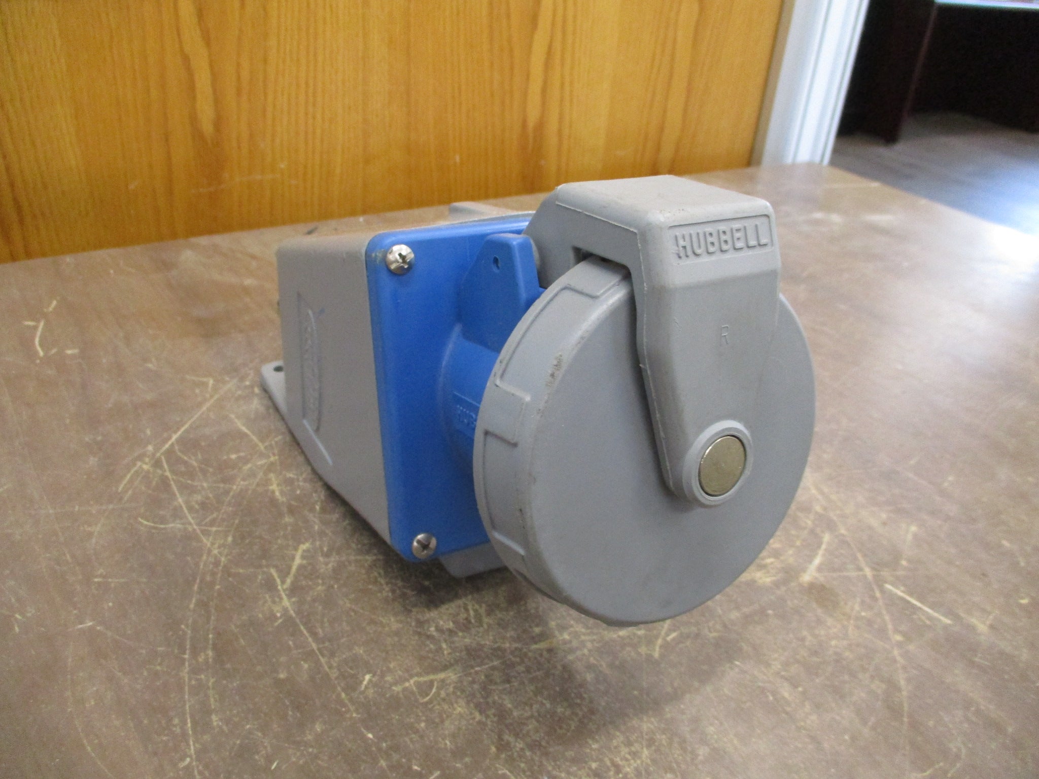 Hubbell Receptacle w/ Base 460R9W 60A 250V Used