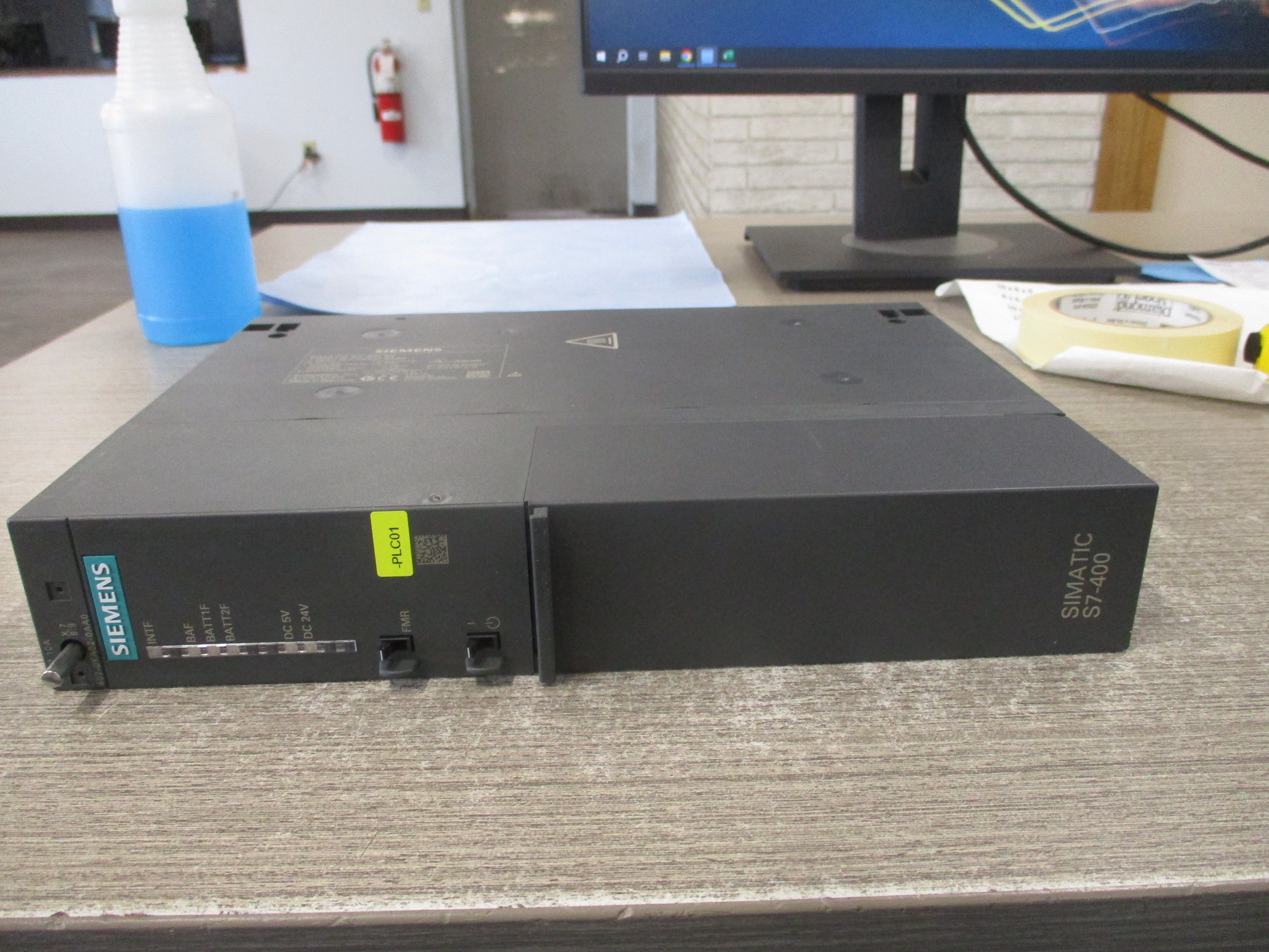 Siemens Simatic S7-400 SV Power Supply Module 6ES7 407-0KA02-0AA0 Input: AC 120/230V; 0.9/0.5A / 50-60Hz OR / DC 120/230V; 1.0/0.5A Output: DC5V/10A; 24V/1A  * W/Cover * Used