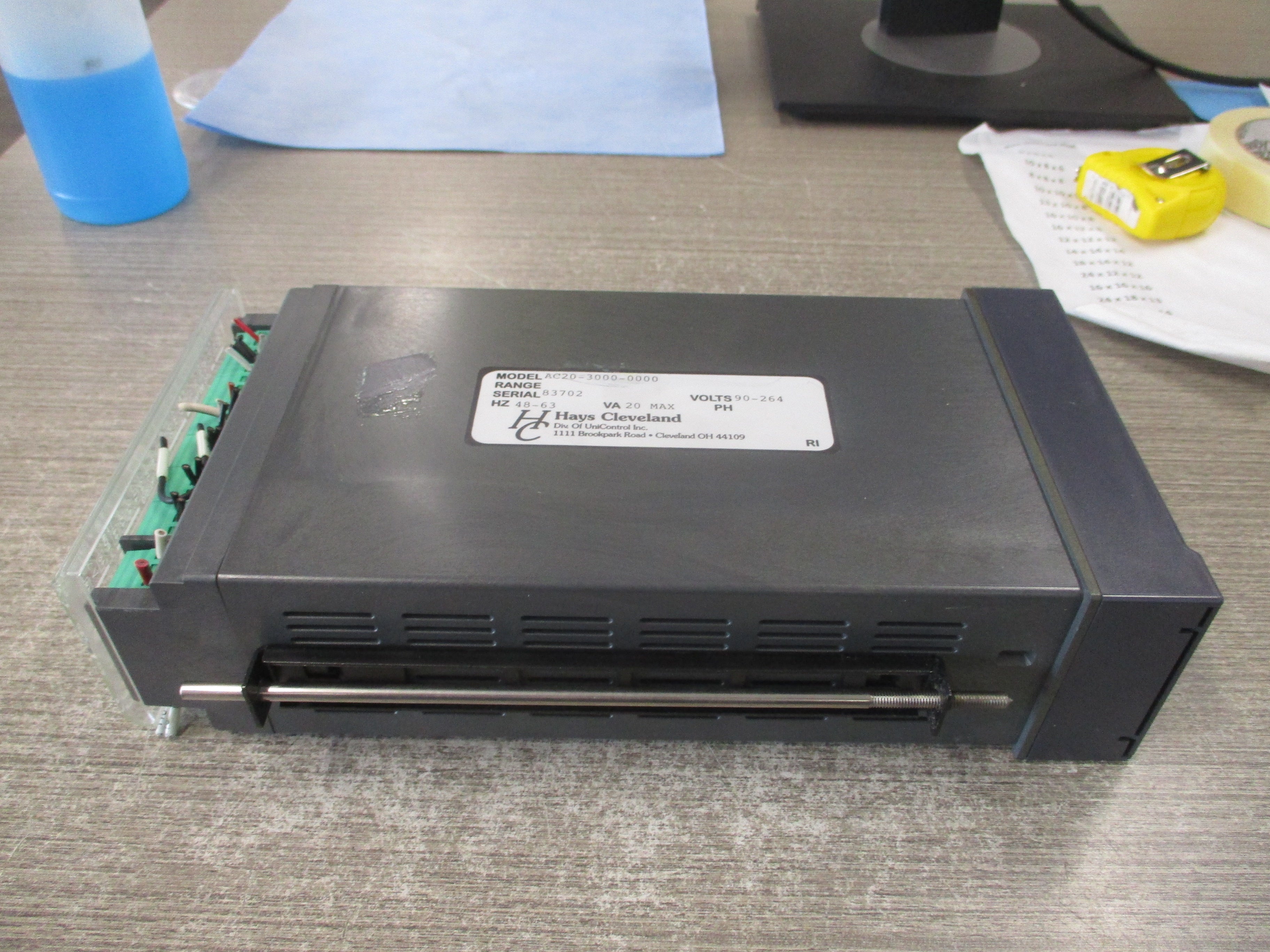 Hays Cleveland AC Station Process Controller AC20-3000-0000 90-264V 48-63Hz 20VA Used