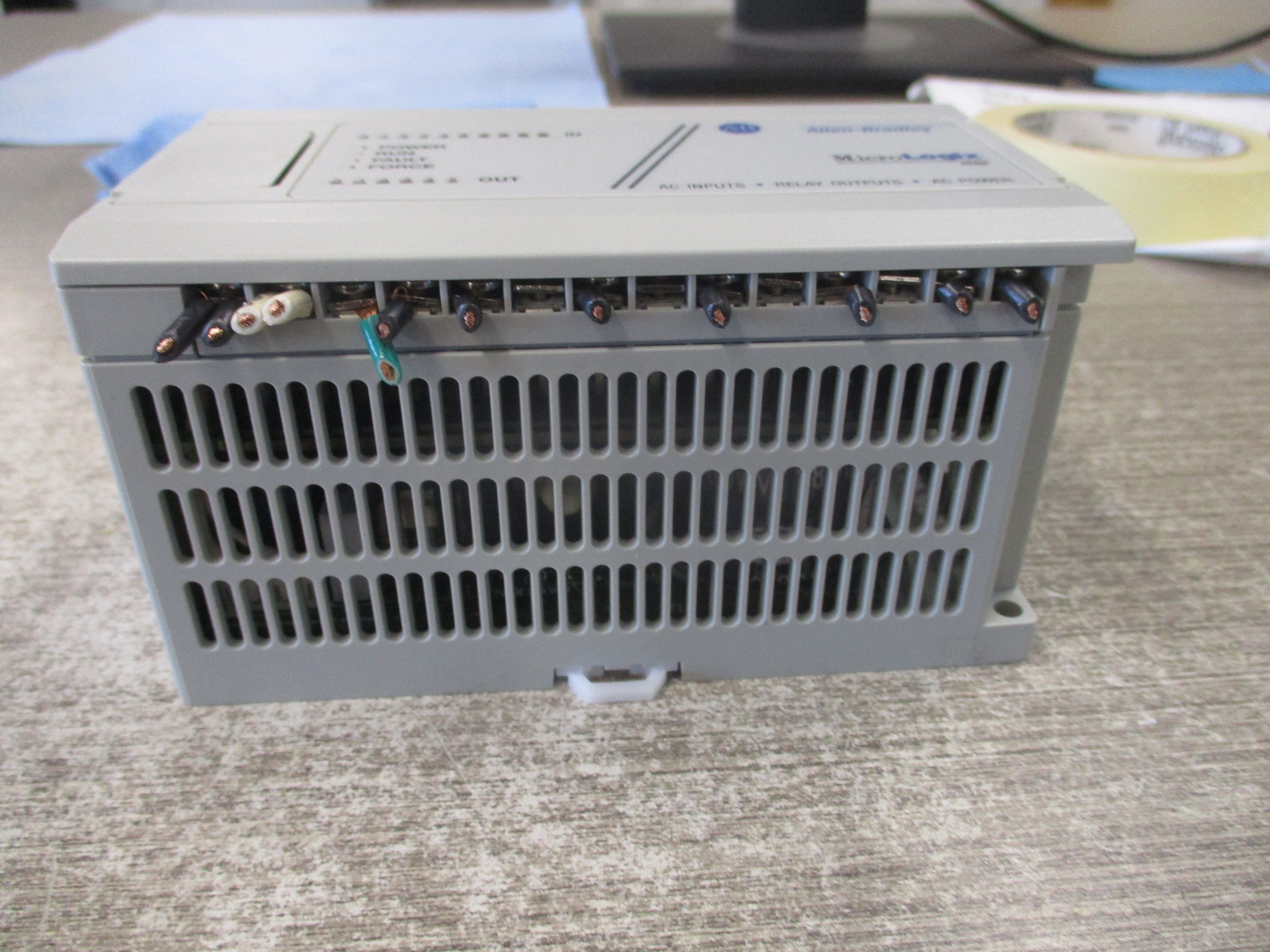 Allen-Bradley MicroLogix 1000 16PT Controller 1761-L16AWA Ser. E F/W : 1.0 Used