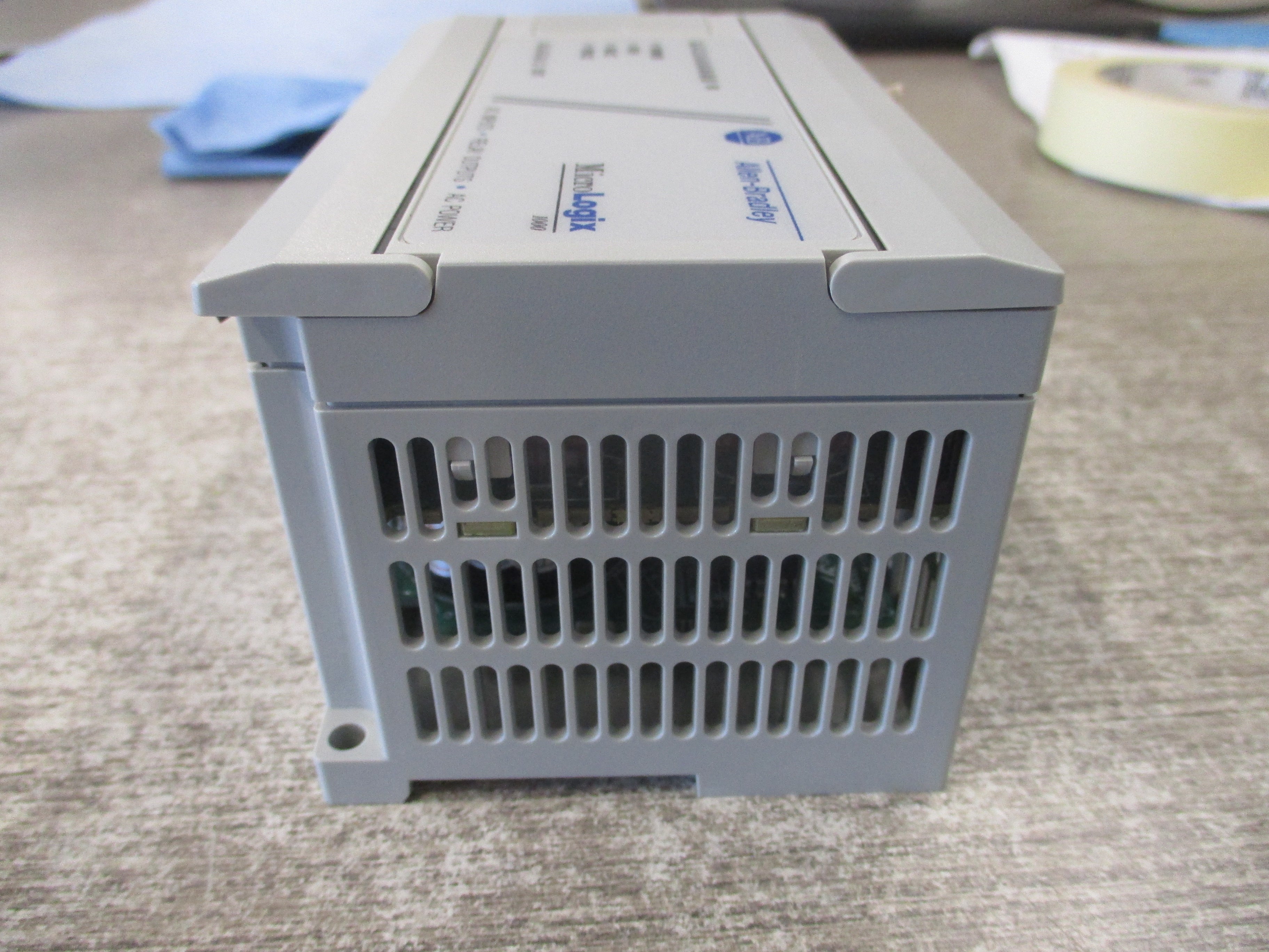 Allen-Bradley MicroLogix 1000 16PT Controller 1761-L16AWA Ser. E F/W : 1.0 Used