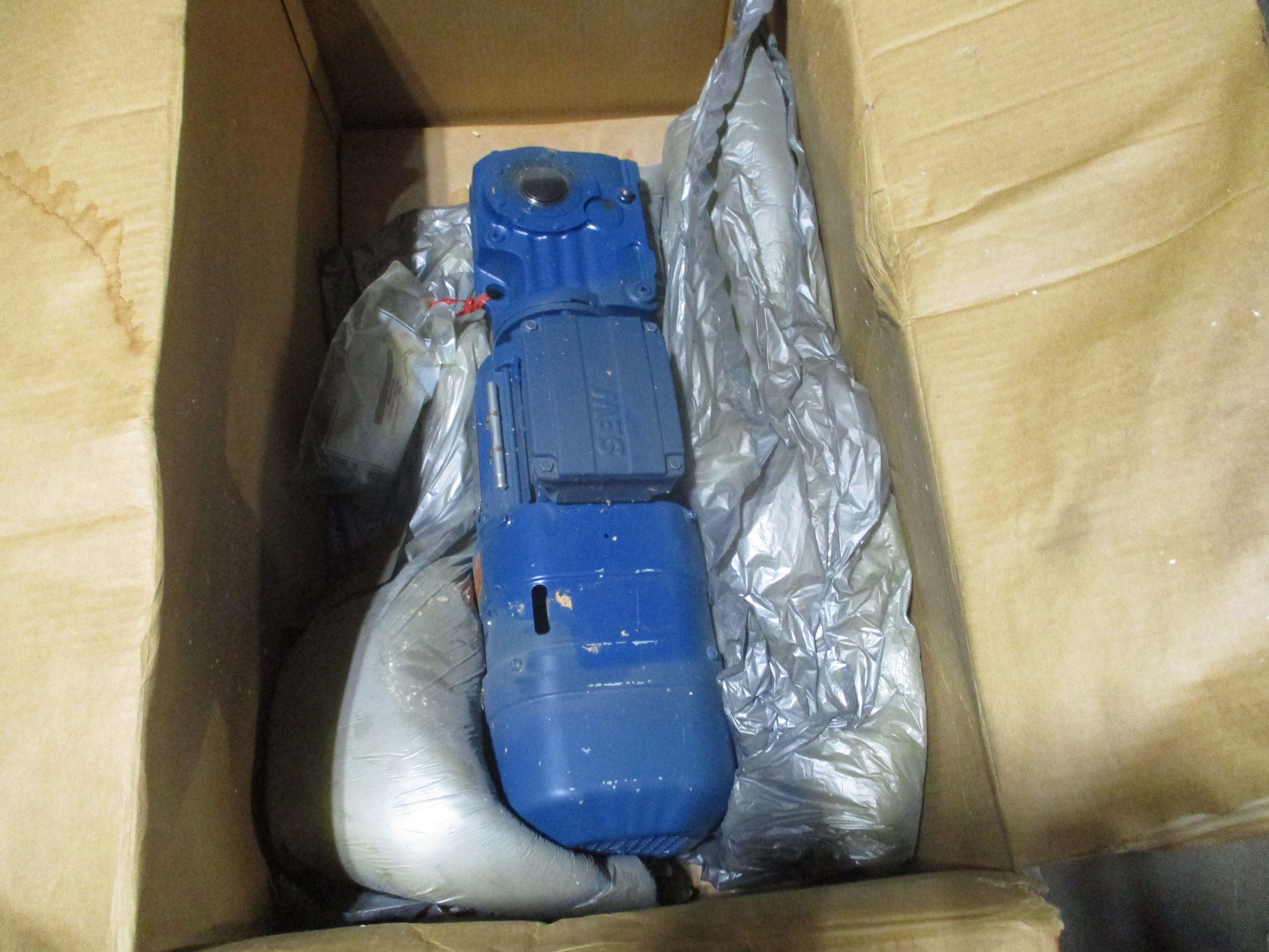 Sew-Eurodrive Gearmotor KA37 DRN90S4/BE2HR/ES7S 1.5HP 168 RPM Output 230/460V 3P