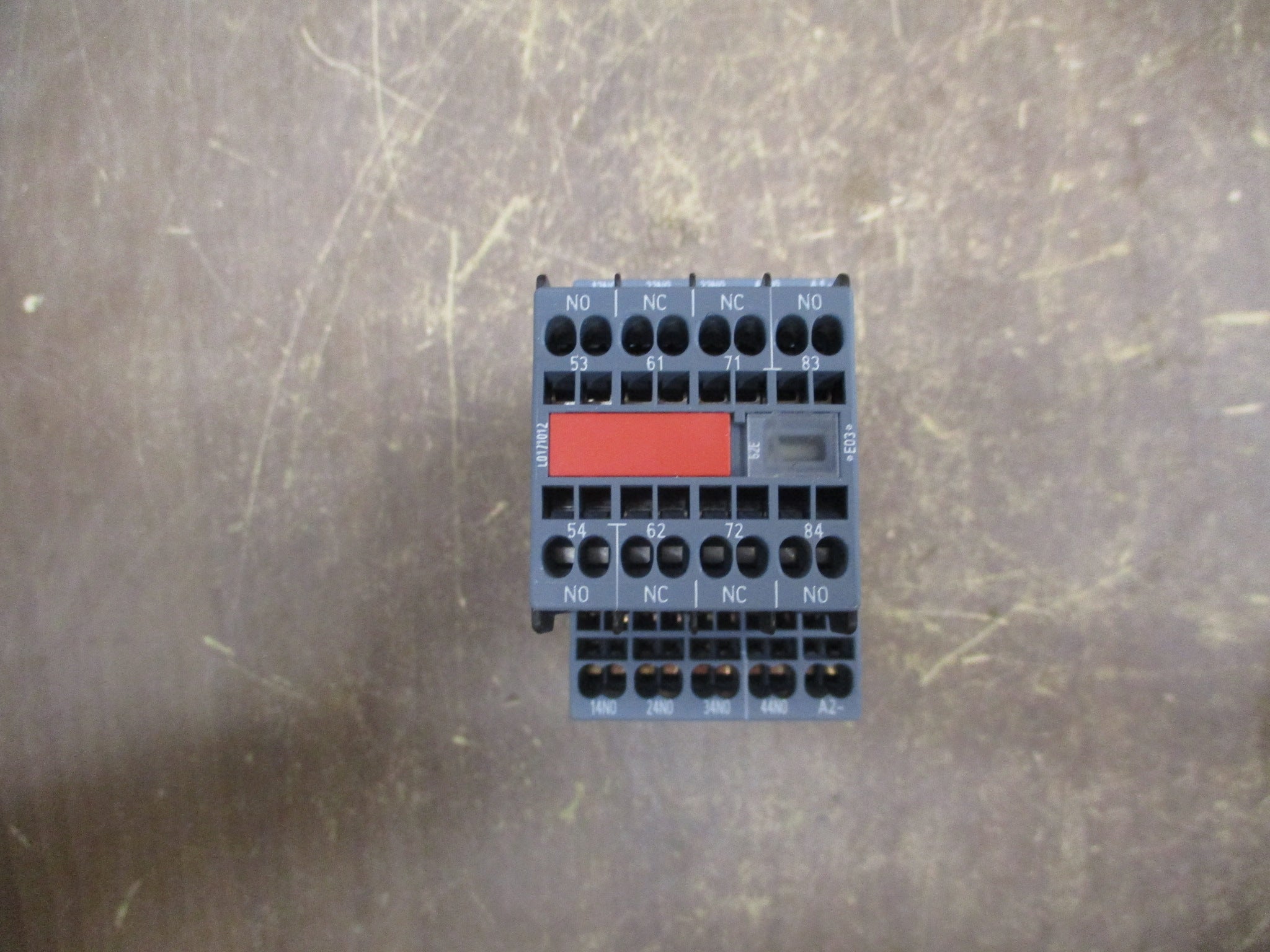 Siemens Contactor 3RH2262-2BB40 24VDC Coil 6A New Surplus