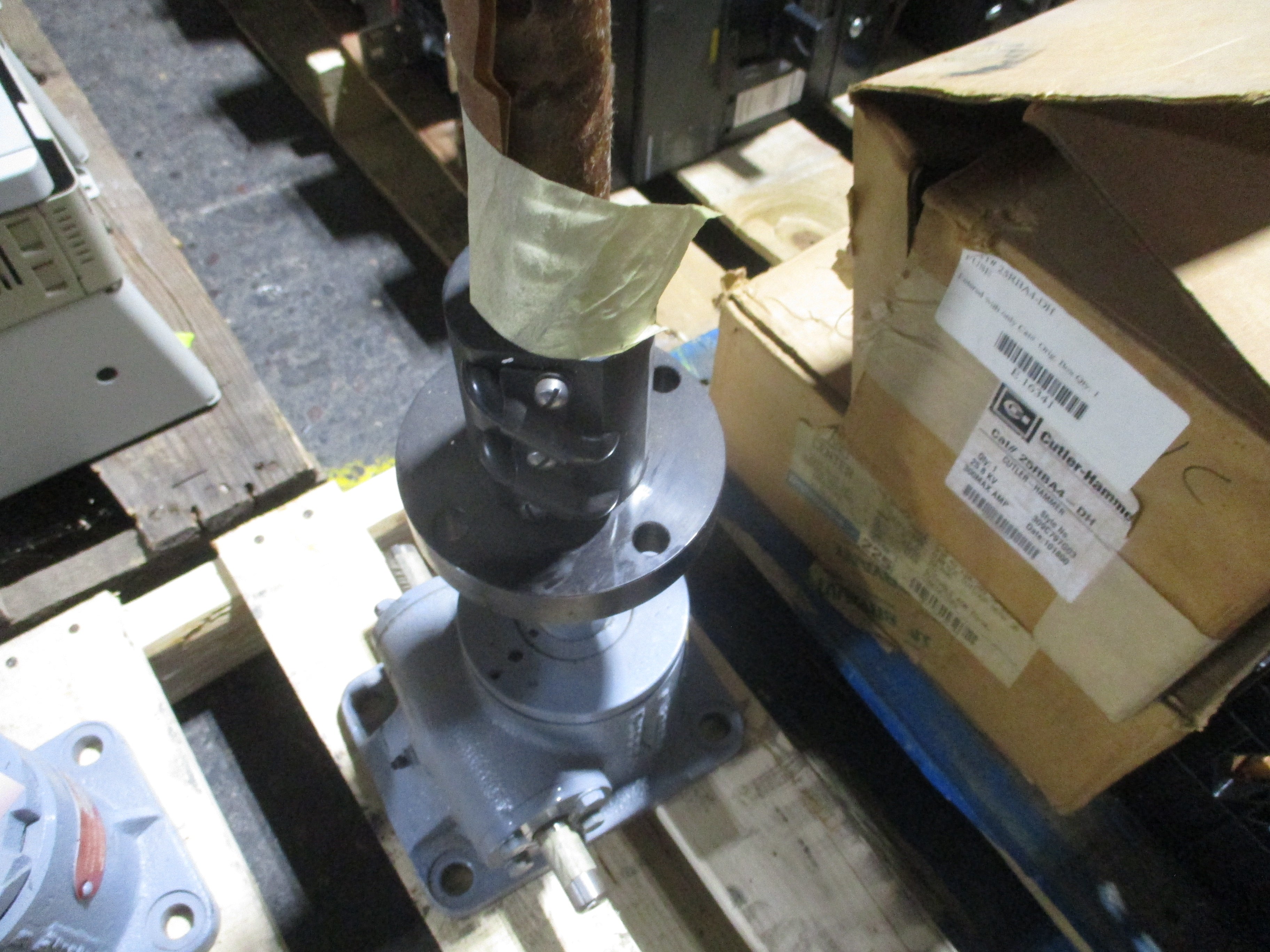 Duff-Norton Upright Worm Gear Actuator UM9806/DM9806 New Surplus