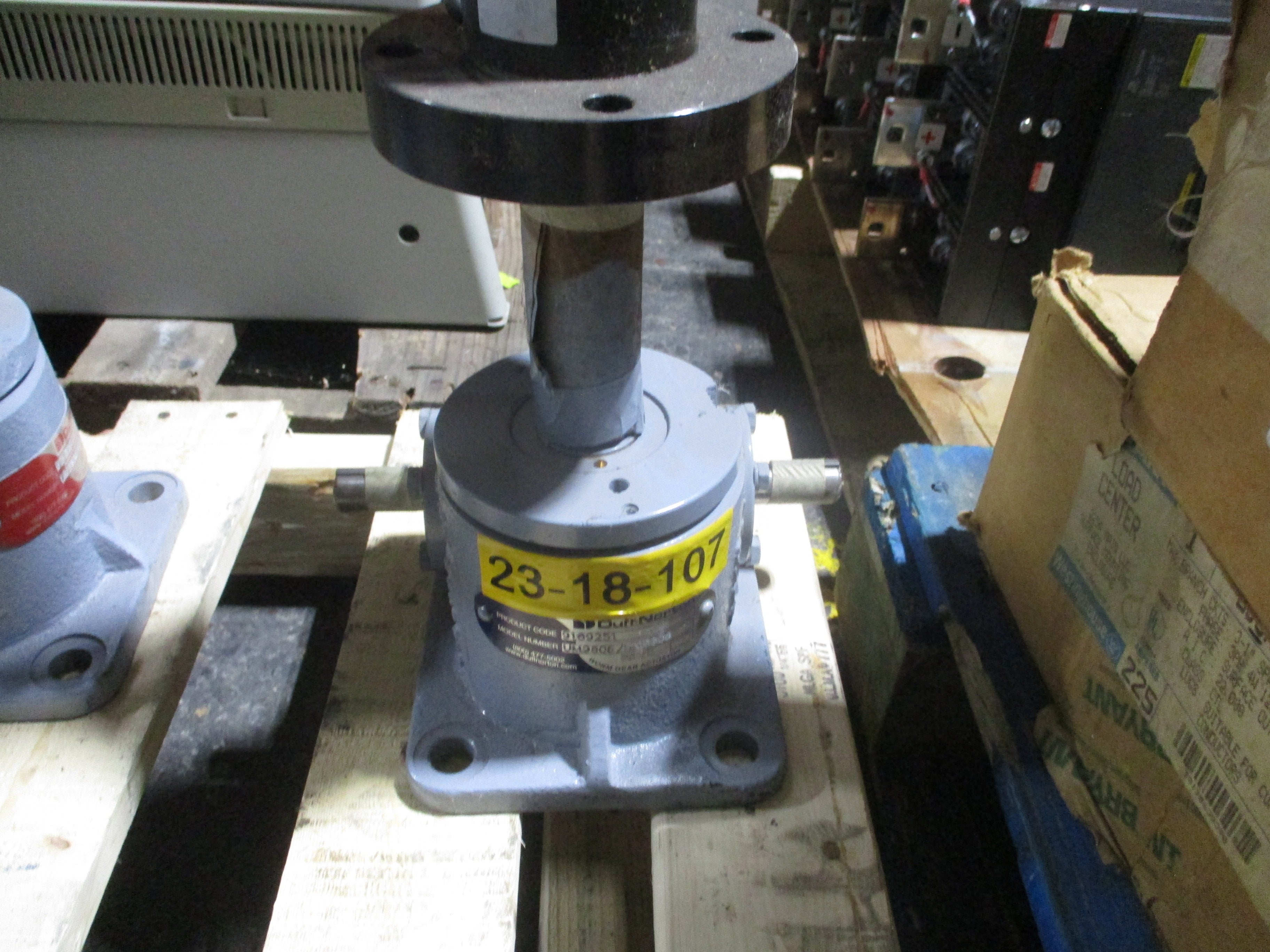 Duff-Norton Upright Worm Gear Actuator UM9806/DM9806 New Surplus