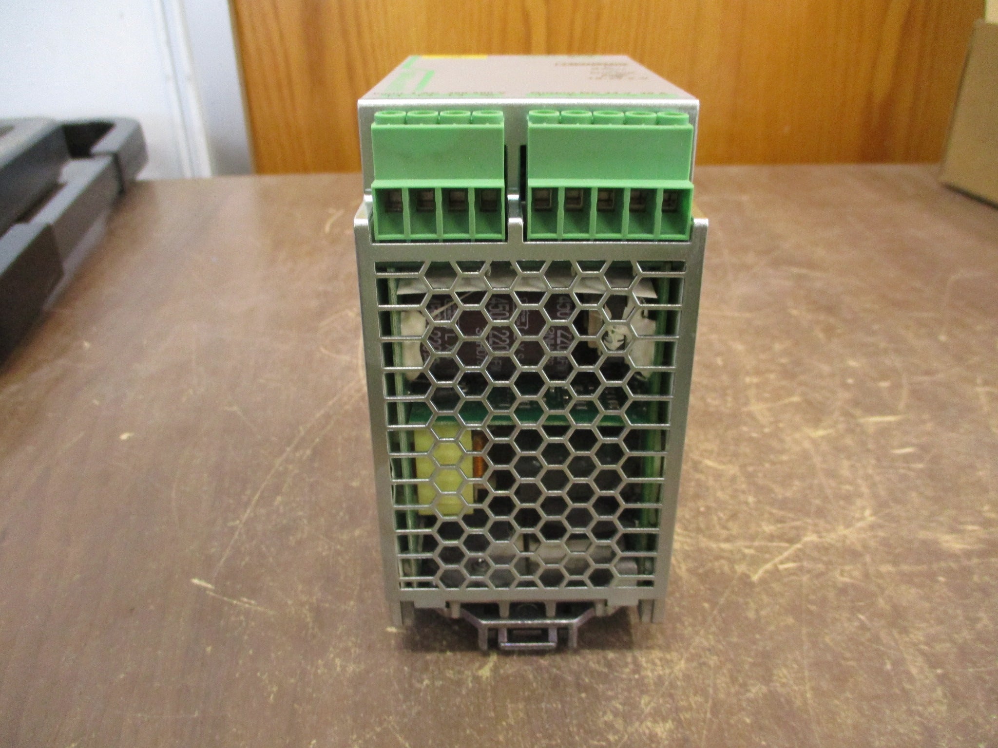 Phoenix Contact Power Supply 2866792 QUINT-PS/3AC/24DC/20 New Surplus