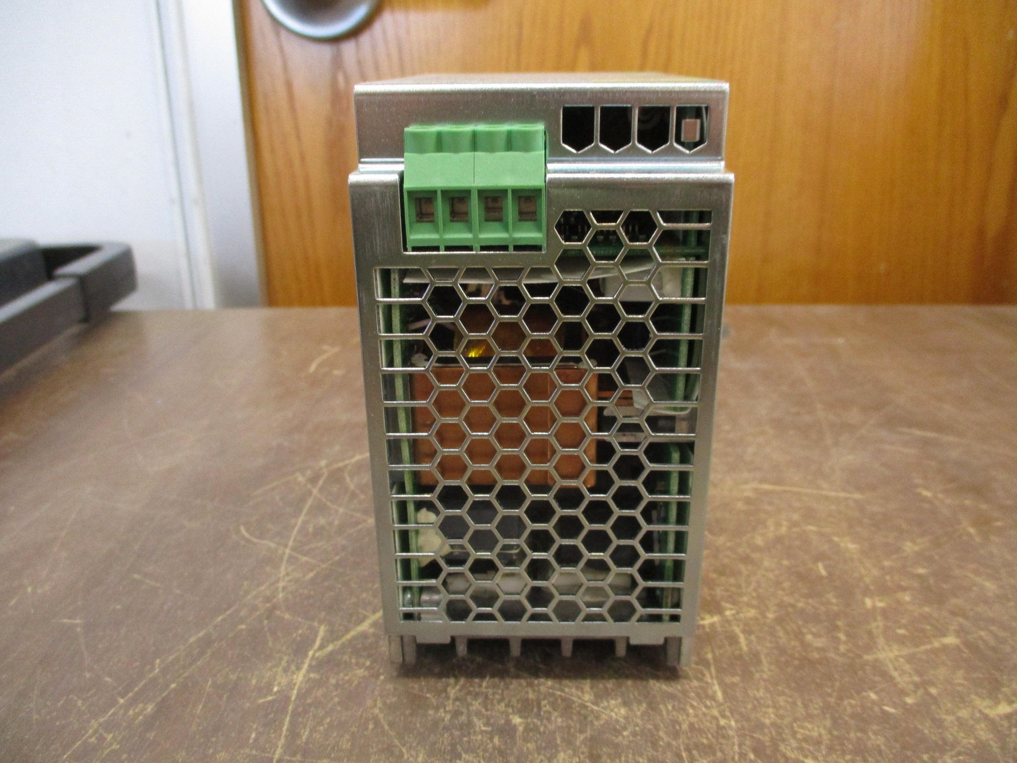 Phoenix Contact Power Supply 2866792 QUINT-PS/3AC/24DC/20 New Surplus
