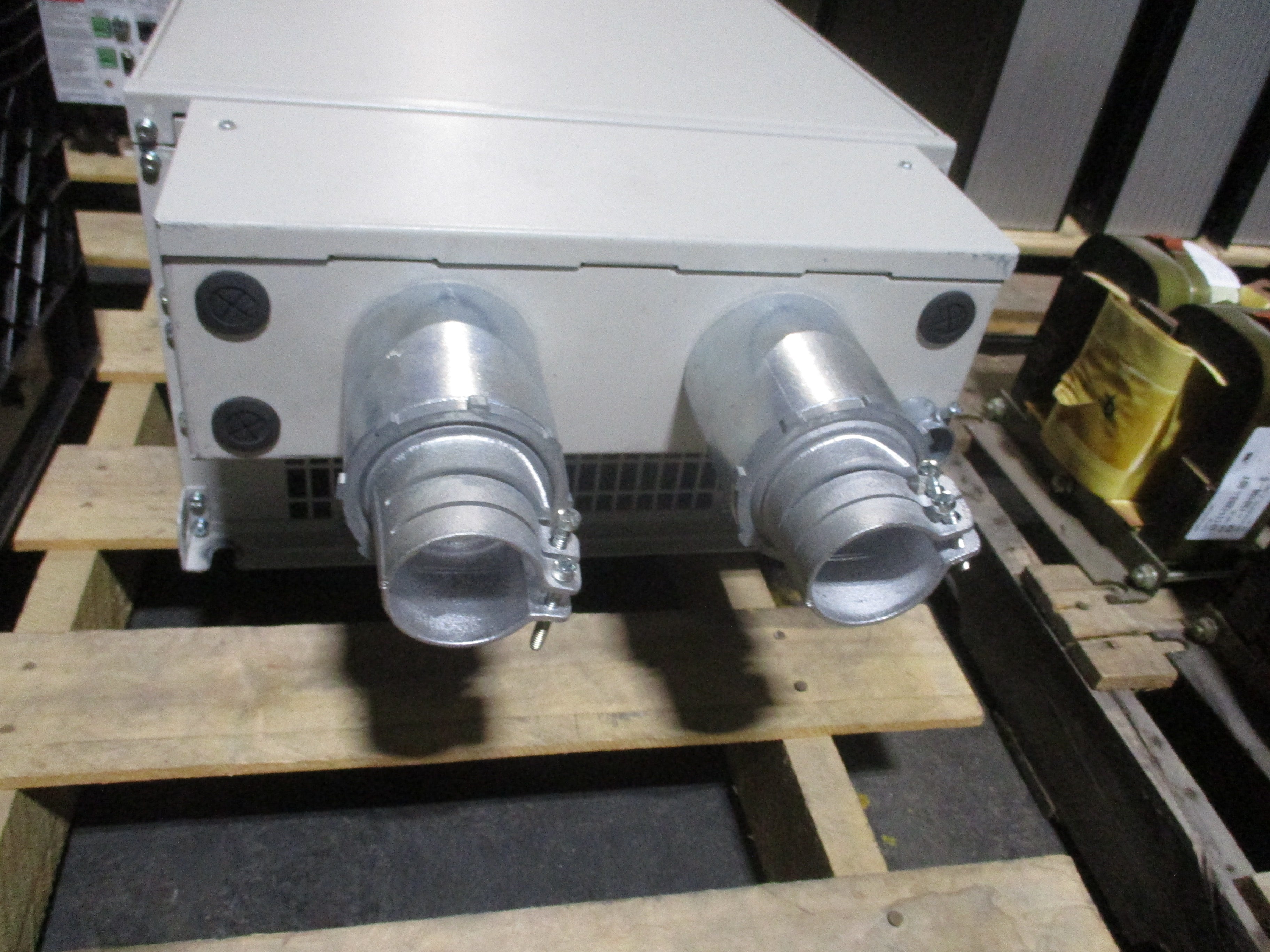 Allen-Bradley PowerFlex 400 AC Drive 22C-D170A103 Ser. B 125HP 3Ph Used