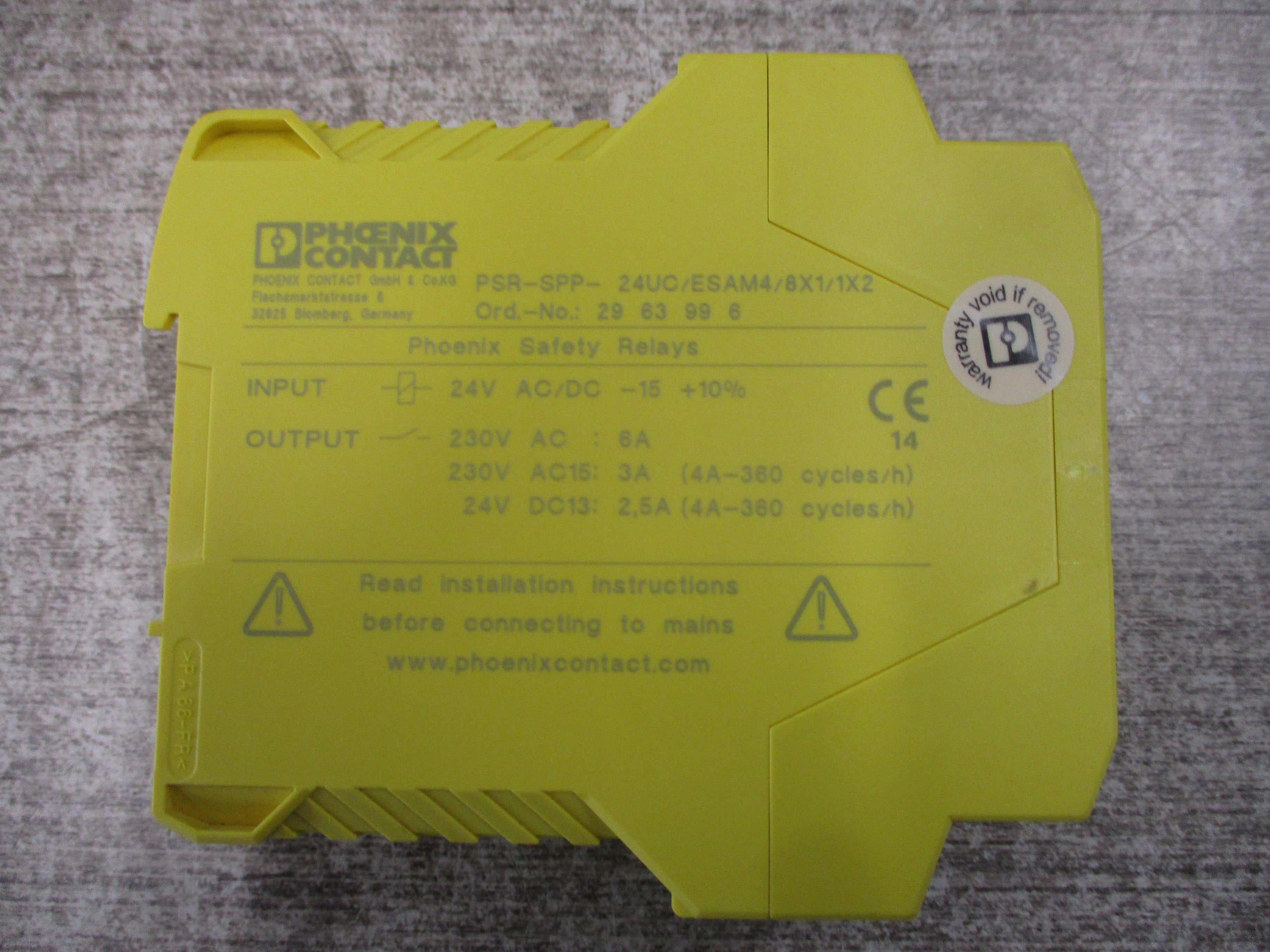 Phoenix Contact Safety Relay 2963996 PSR-SPP-24UC /ESAM4/8X1/1X2 Input: 24V AC/DC Output:230VAC / 24VDC Used
