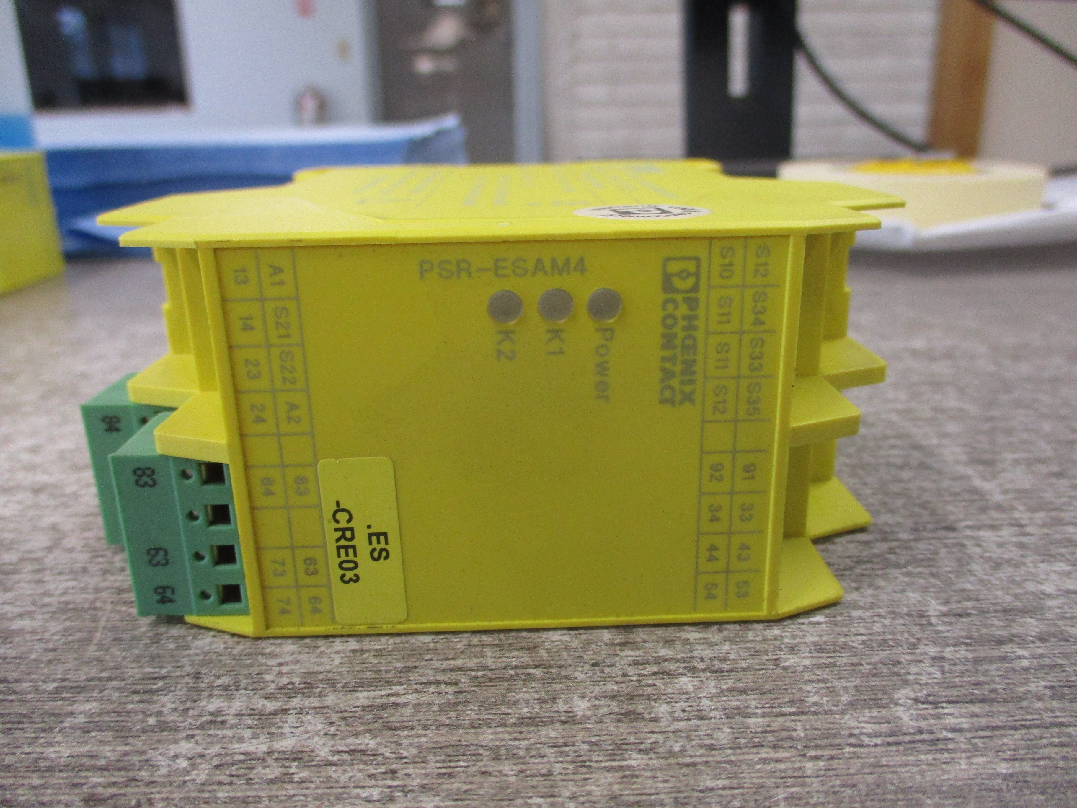 Phoenix Contact Safety Relay 2963996 PSR-SPP-24UC /ESAM4/8X1/1X2 Input: 24V AC/DC Output:230VAC / 24VDC Used