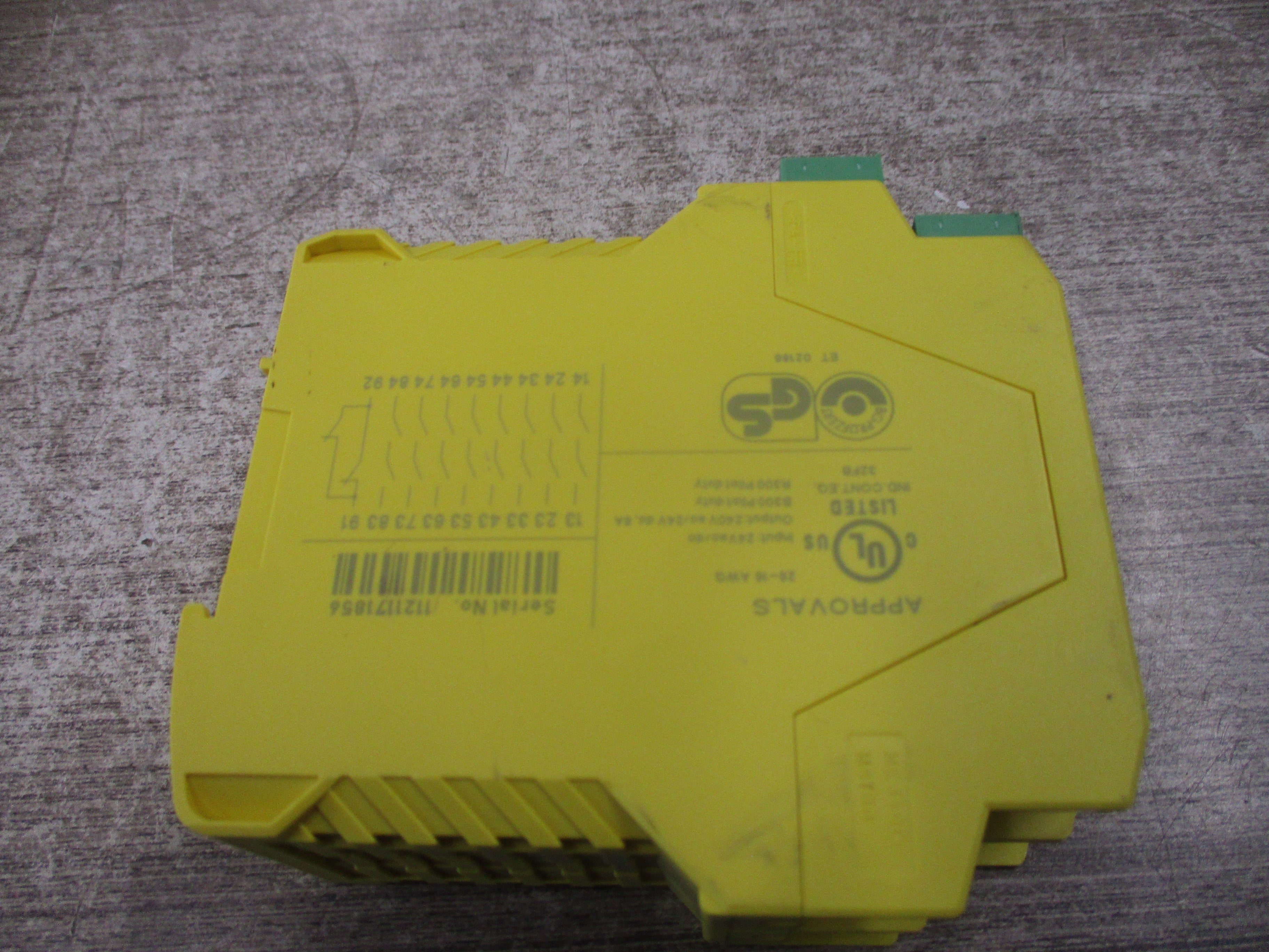 Phoenix Contact Safety Relay 2963996 PSR-SPP-24UC /ESAM4/8X1/1X2 Input: 24V AC/DC Output:230VAC / 24VDC Used