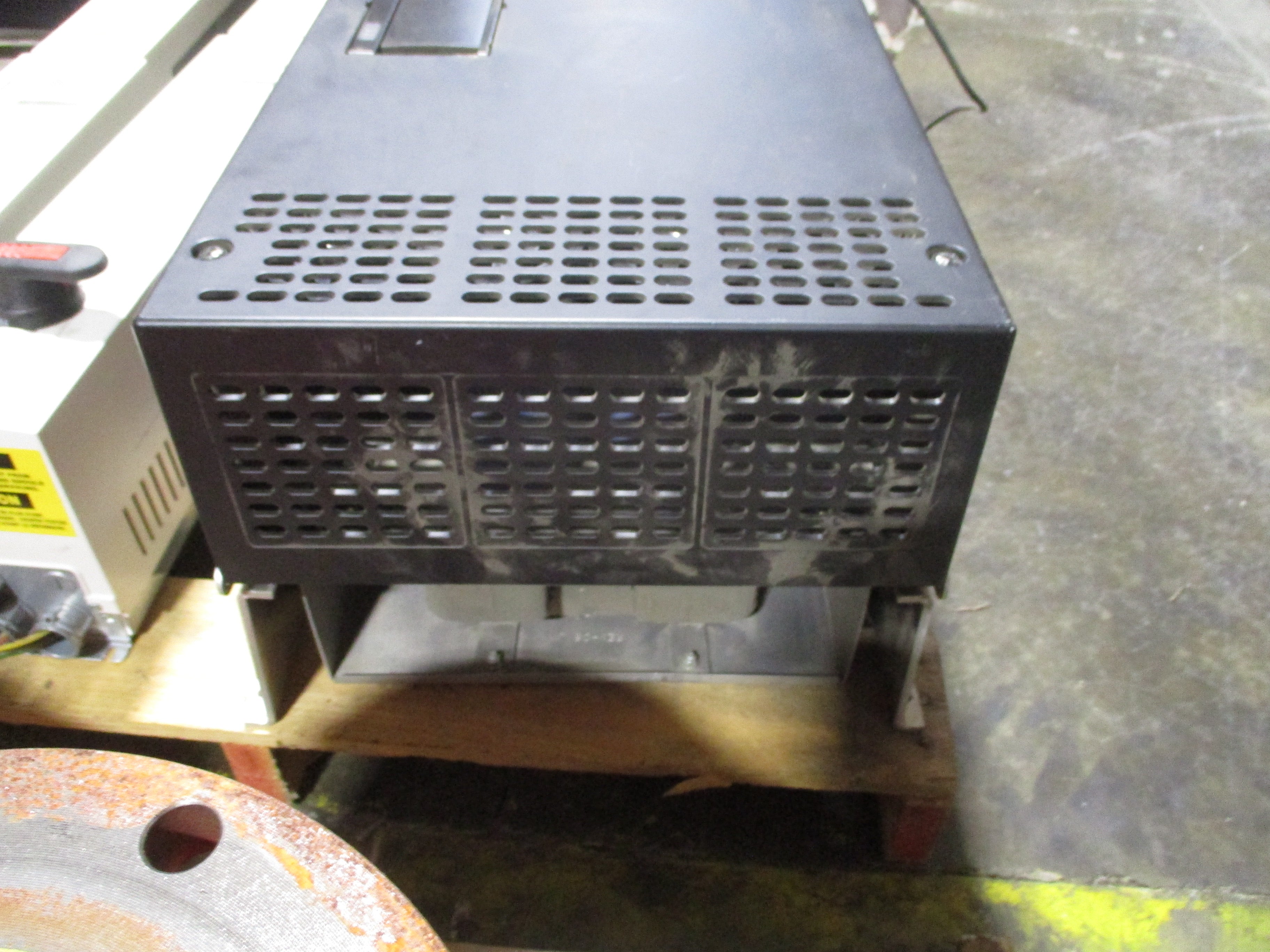 Allen-Bradley PowerFlex 753 AC Drive 20F1AND361AA0NNNNN 300HP 3Ph Input: 47-63Hz 342-440VAC Output: 0-400Hz 0-400VAC W/Keypad Used