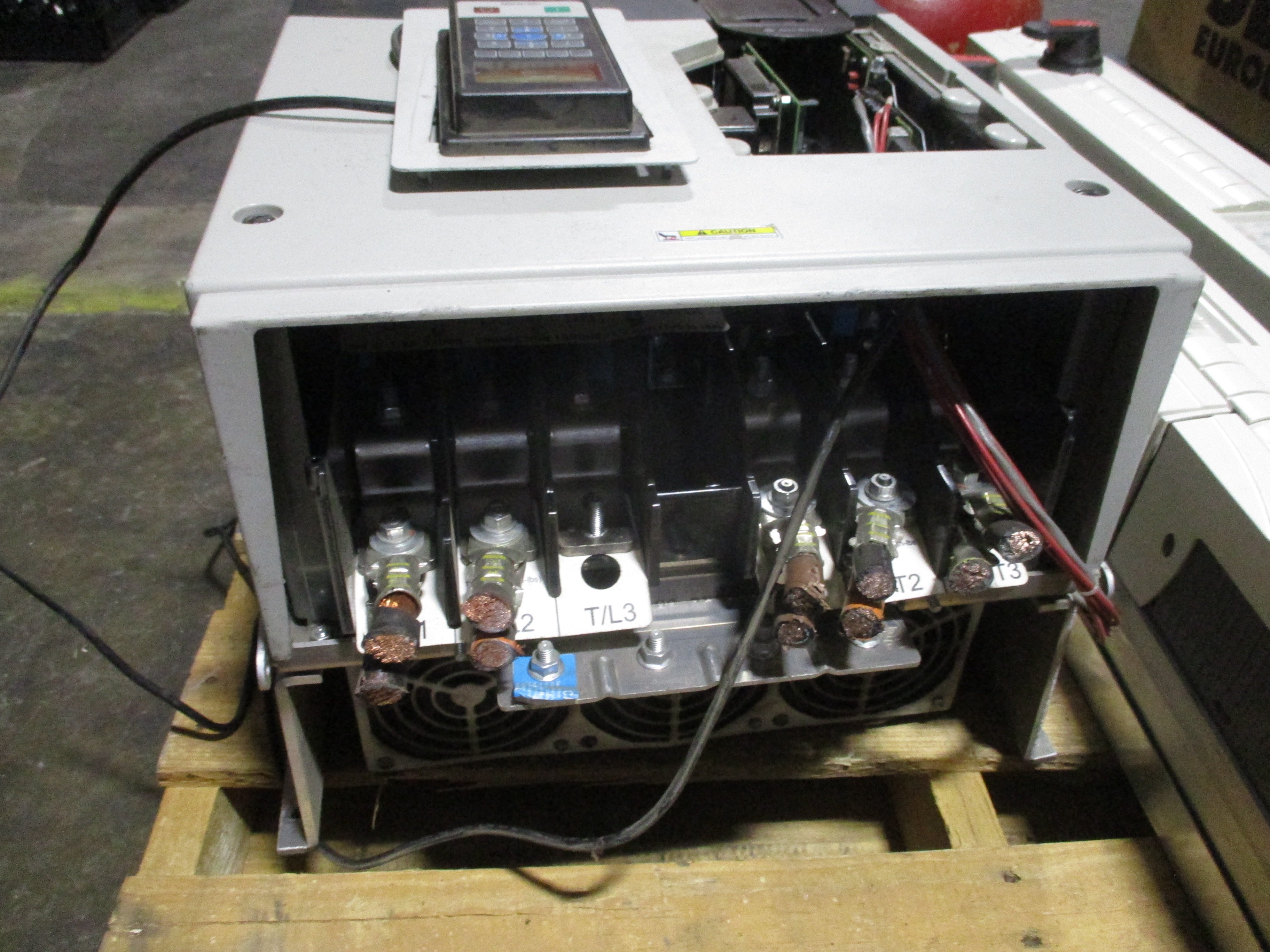Allen-Bradley PowerFlex 753 AC Drive 20F1AND361AA0NNNNN 300HP 3Ph Input: 47-63Hz 342-440VAC Output: 0-400Hz 0-400VAC W/Keypad Used