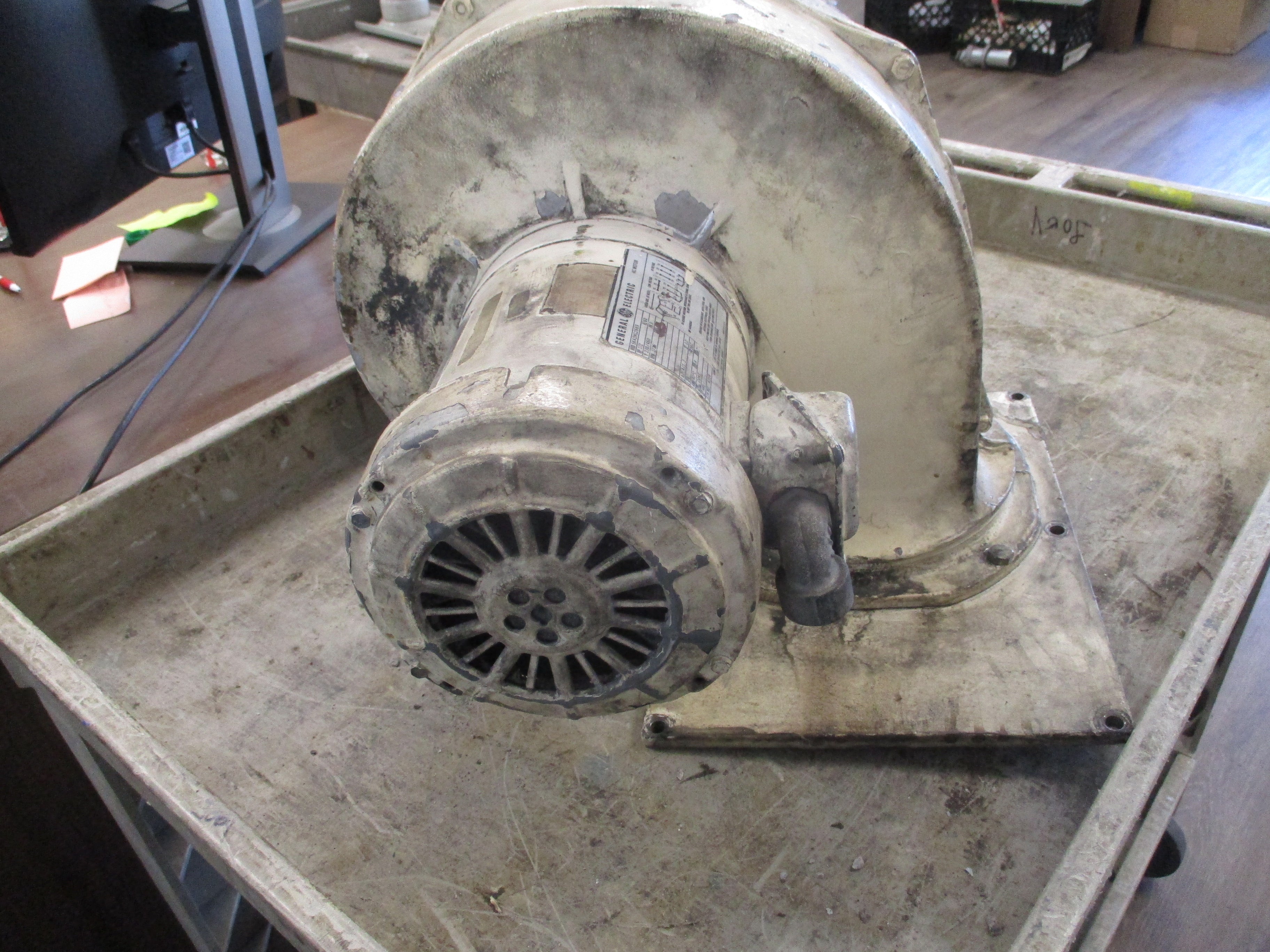 GE AC Motor 5K42HG2669 1/2HP 230/460V 1725RPM Frame 56C 60Hz 3Ph 2.4/1.2A W/Blow