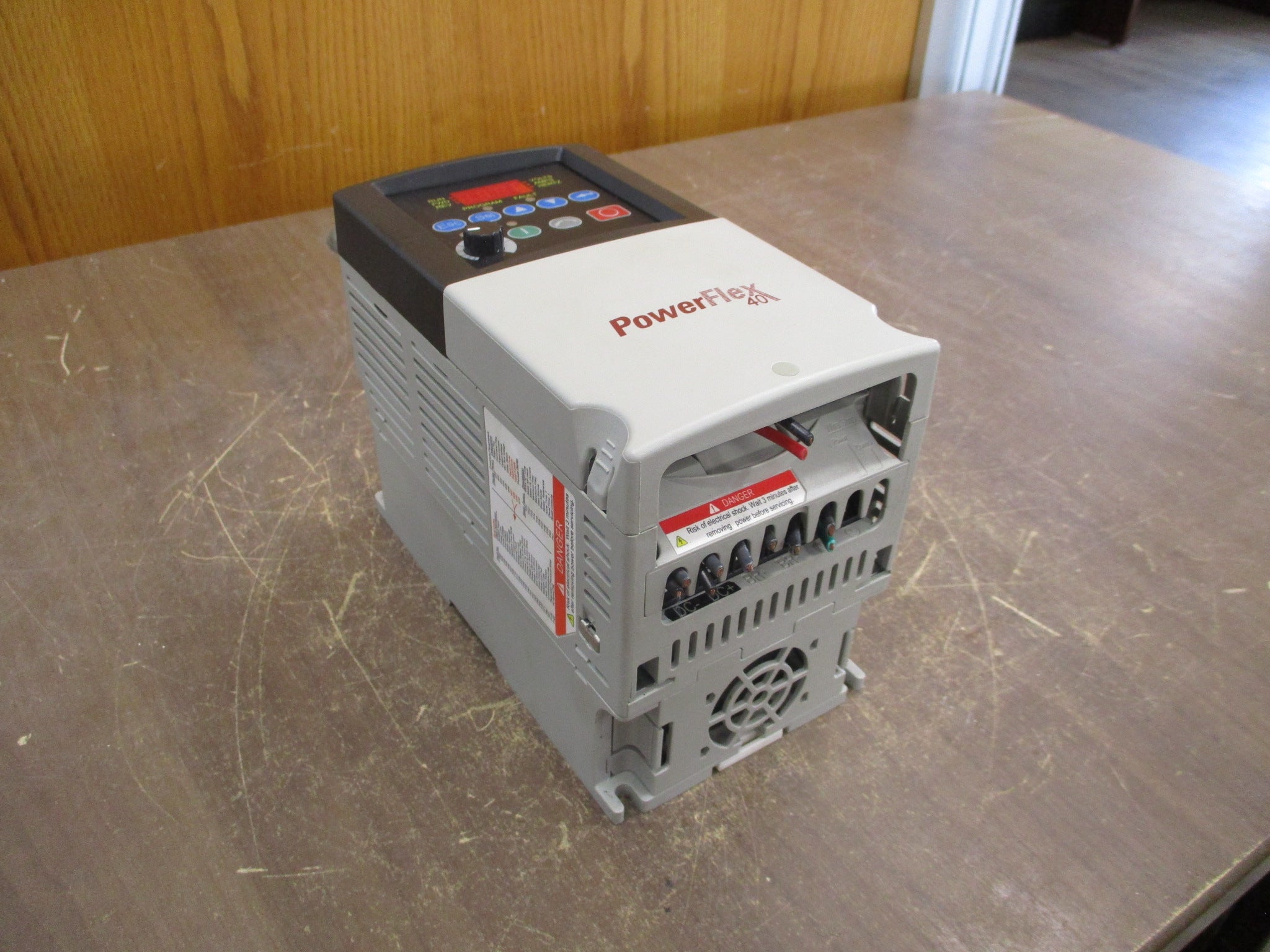 Allen-Bradley PowerFlex 40 AC Drive 22B-D6P0N104 3HP 3Ph Used