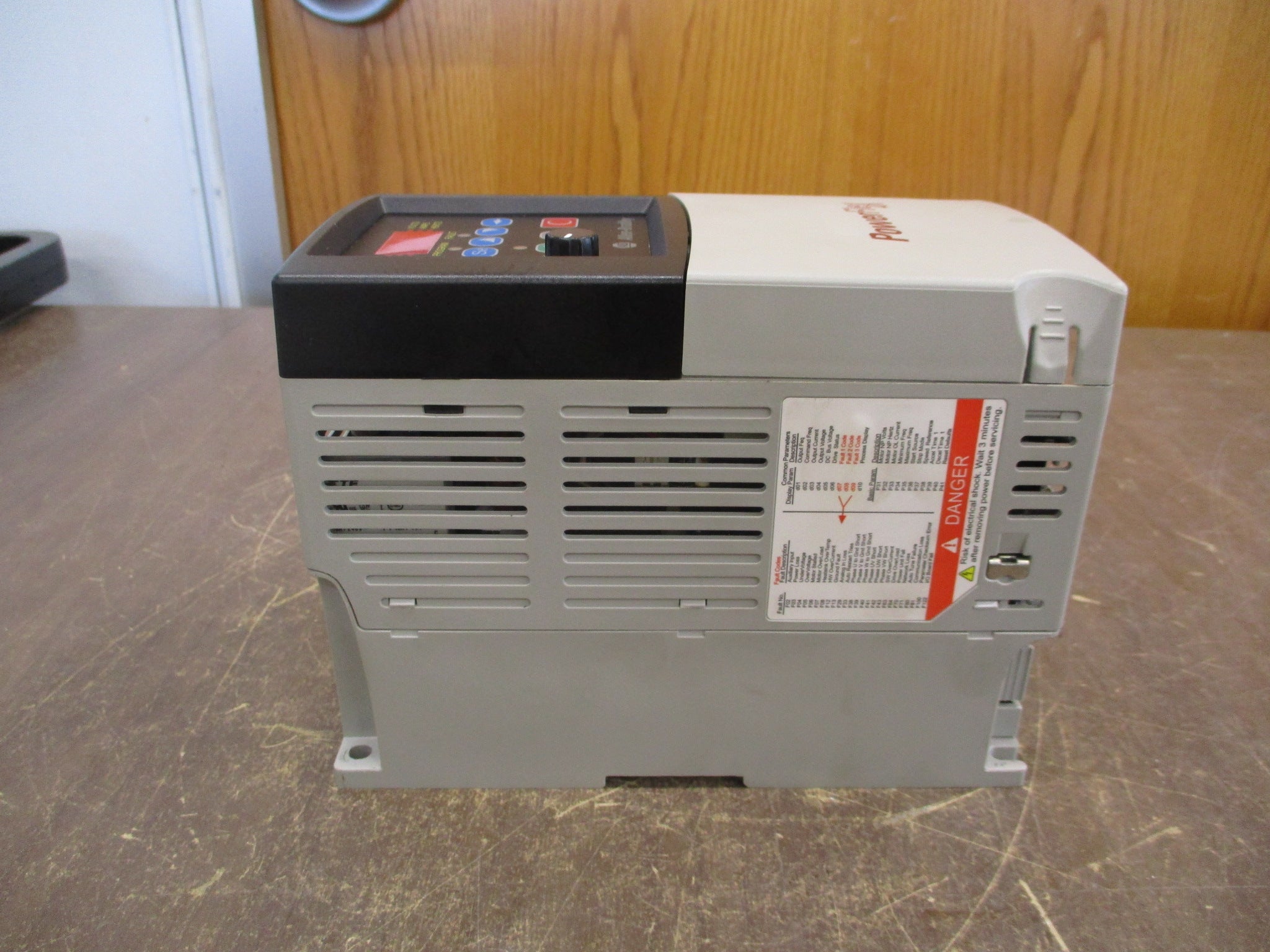 Allen-Bradley PowerFlex 40 AC Drive 22B-D6P0N104 3HP 3Ph Used