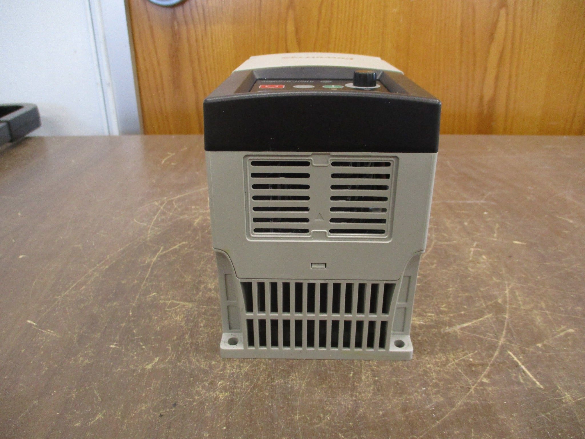 Allen-Bradley PowerFlex 40 AC Drive 22B-D6P0N104 3HP 3Ph Used