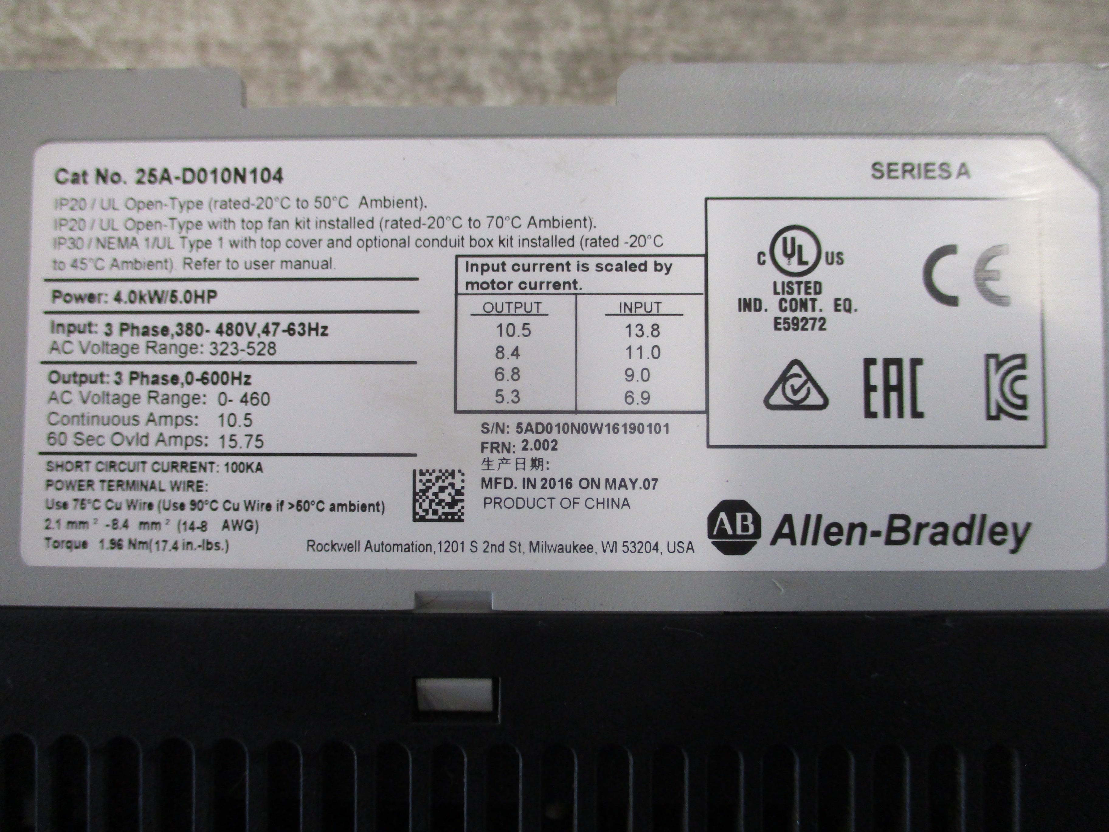 Allen-Bradley PowerFlex 523 AC Drive 25A-D010N104 5HP 3Ph Input: 380-480V / 47-63Hz / 323-528V AC Output: 0-60Hz / 0-460V AC / 10.5A 60Sec Ovld Amps 15.75 * Broken Vent * Used
