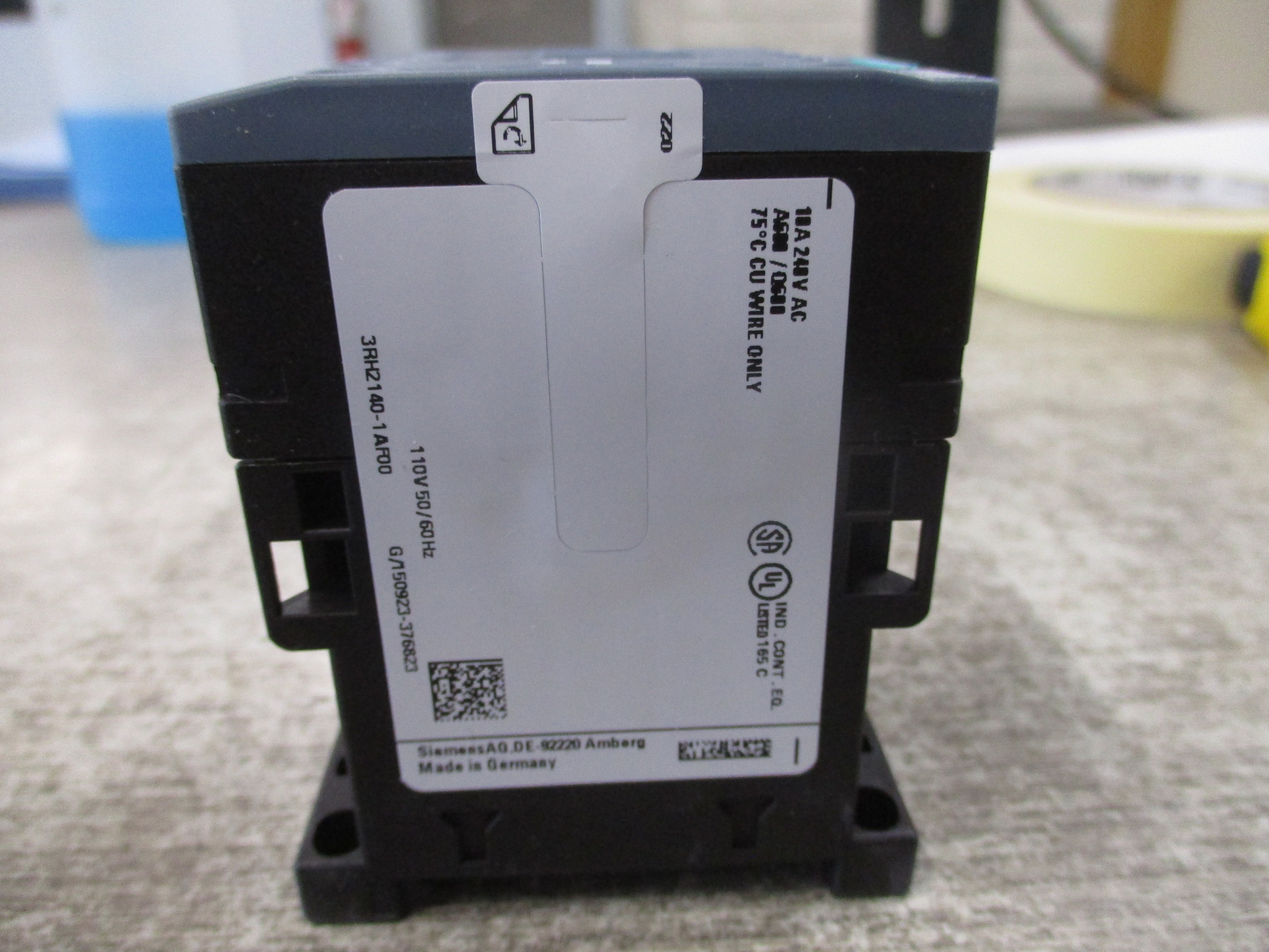 Siemens Contactor 3RH2140-1AF00 110V Coil New Surplus