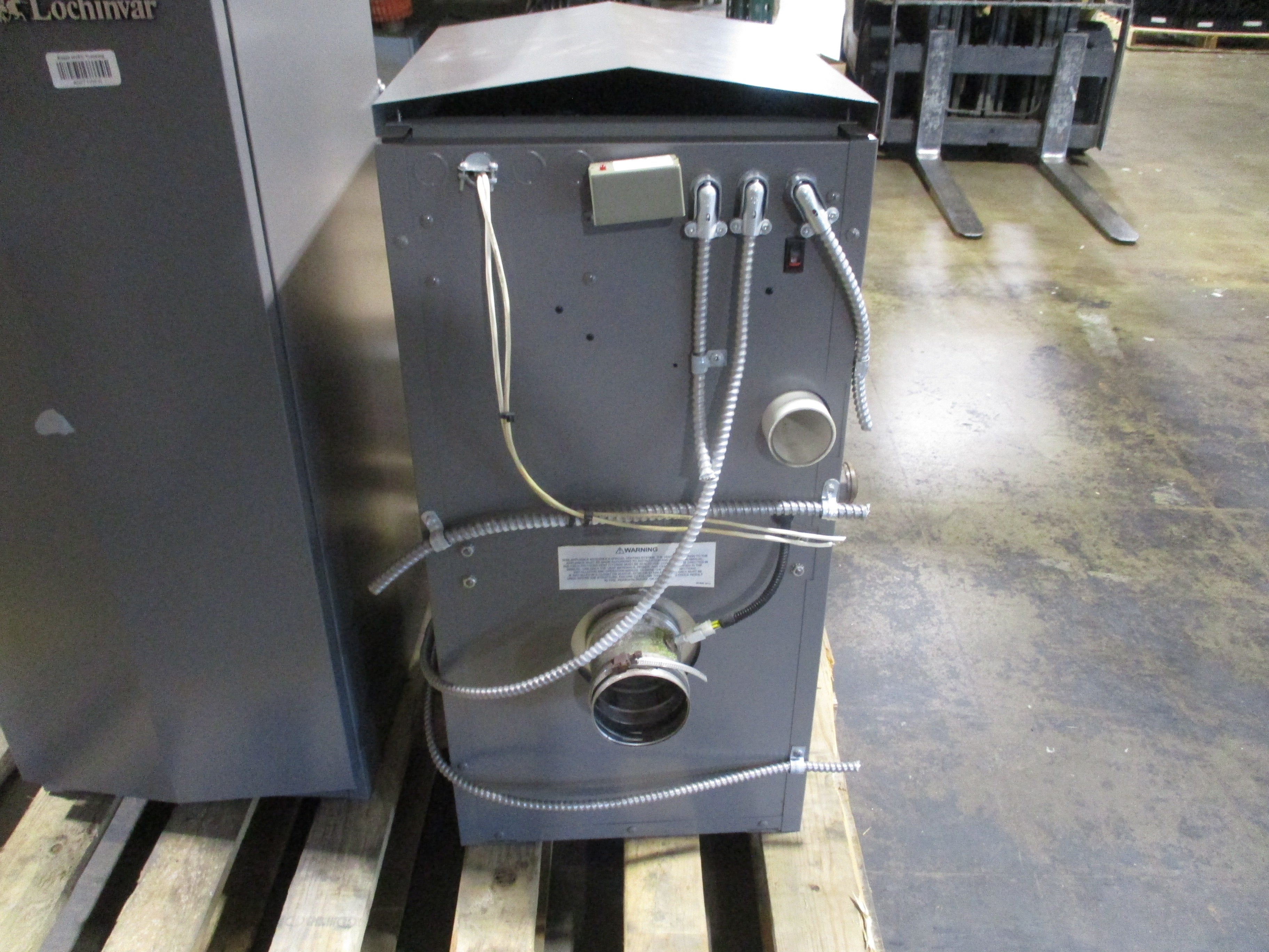 Lochinuar Knight Natural Gas Water Tube Boiler KBN211 Heating Capacity: 191,000 BTU Used