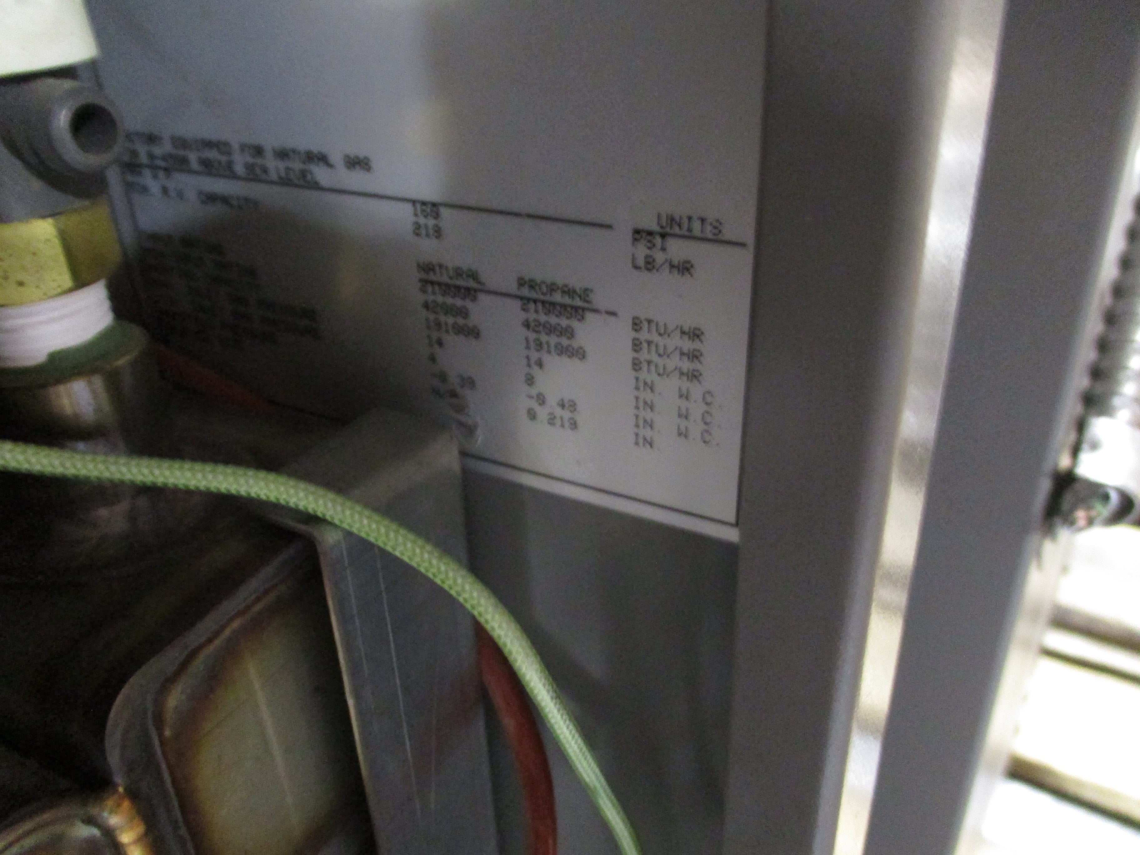 Lochinuar Knight Natural Gas Water Tube Boiler KBN211 Heating Capacity: 191,000 BTU Used