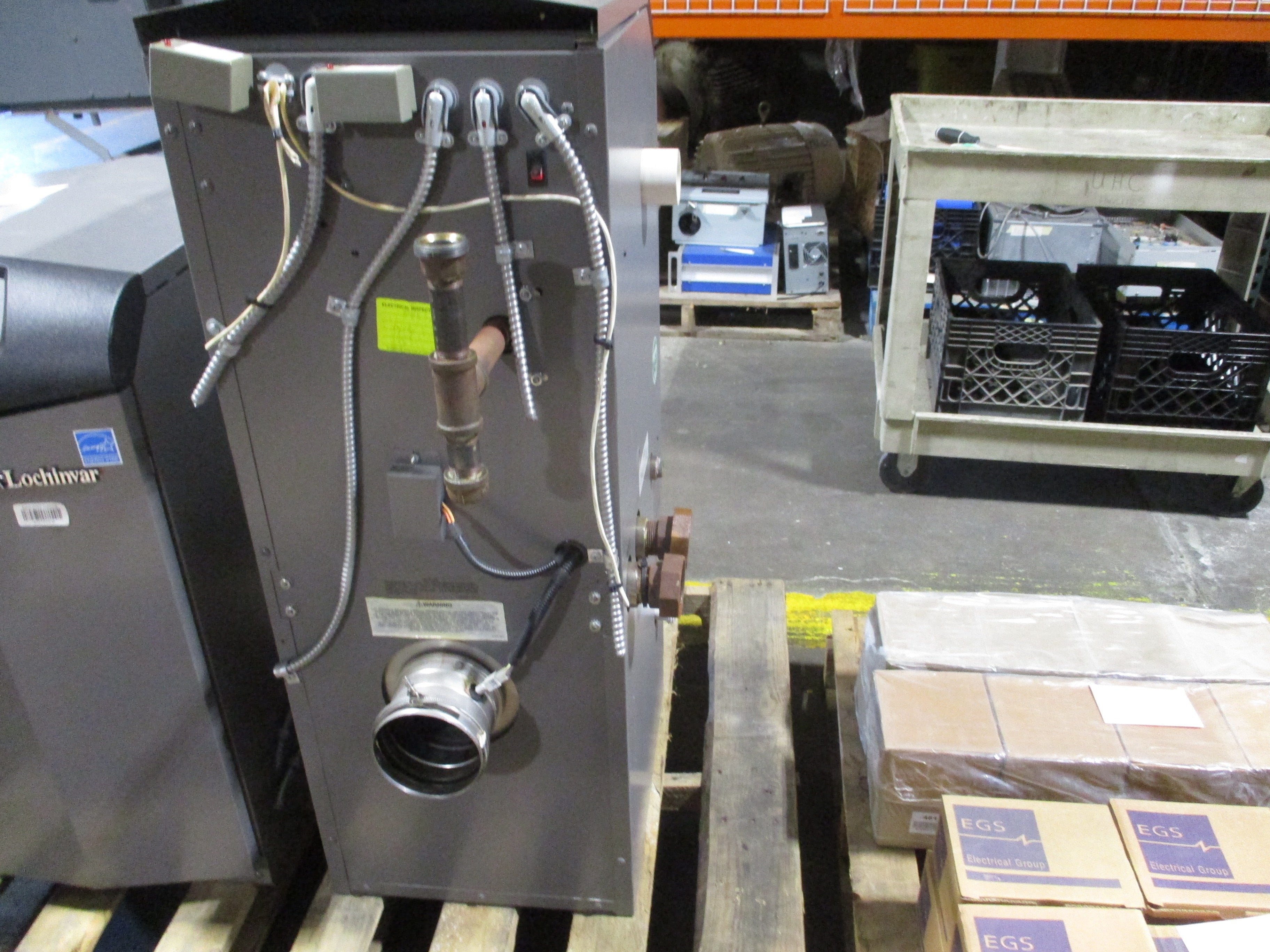 Lochinvar Knight Natural Gas Water Tube Boiler KBN286 Heating Capacity: 259,000BTU Used