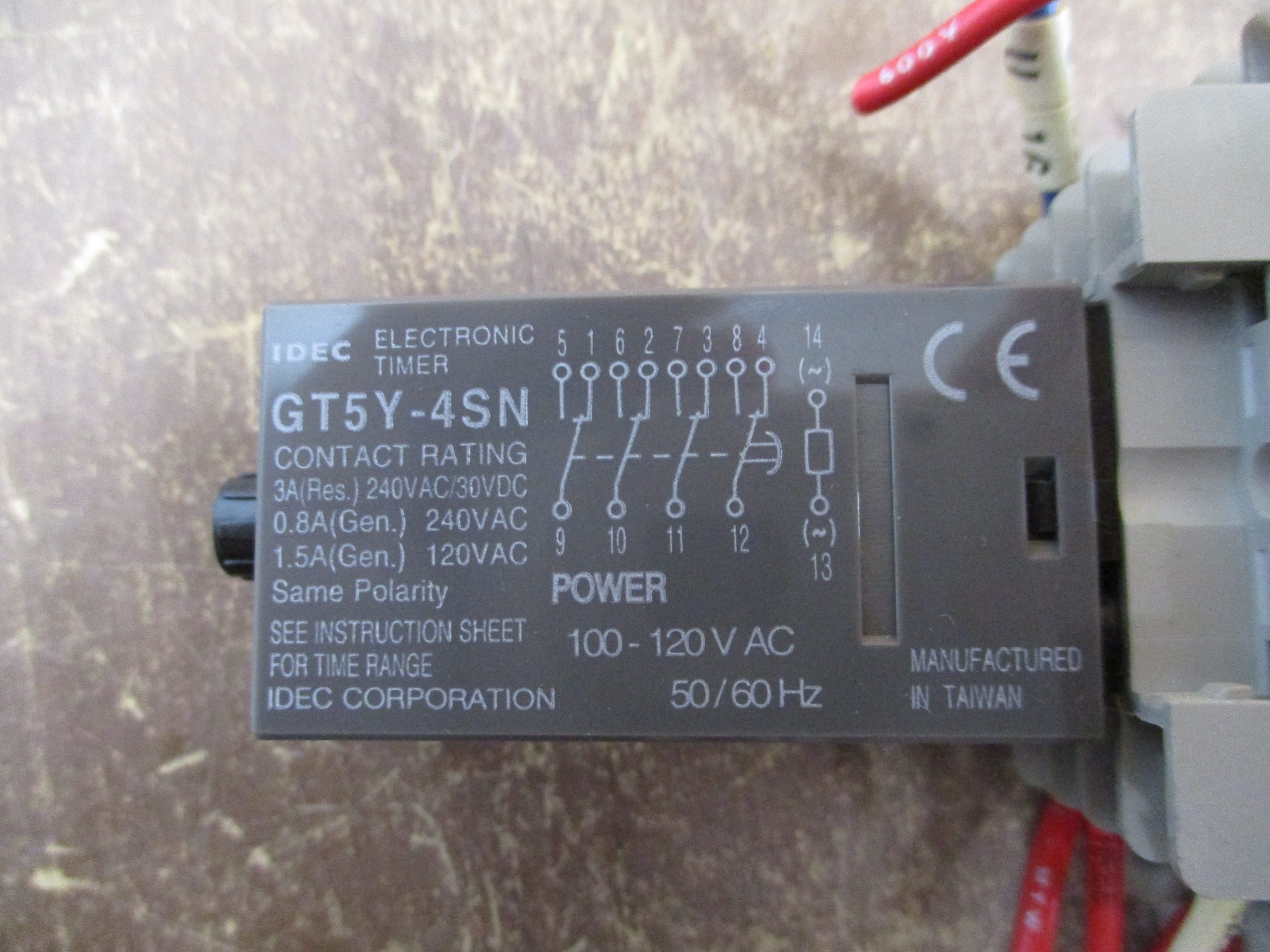 Idec Electronic Timer GT5Y-4SN 100-120VAC w/ Base Used