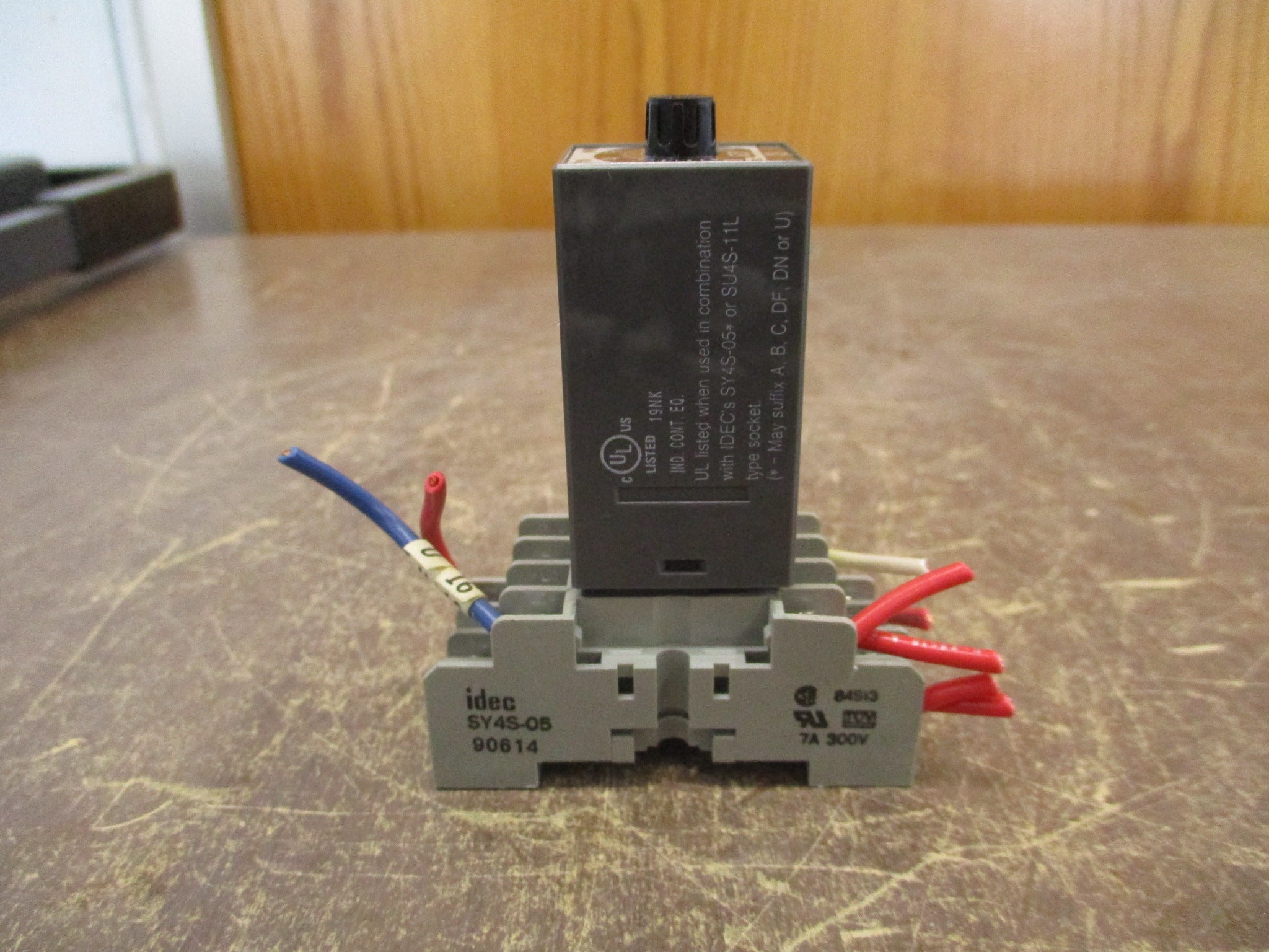 Idec Electronic Timer GT5Y-4SN 100-120VAC w/ Base Used