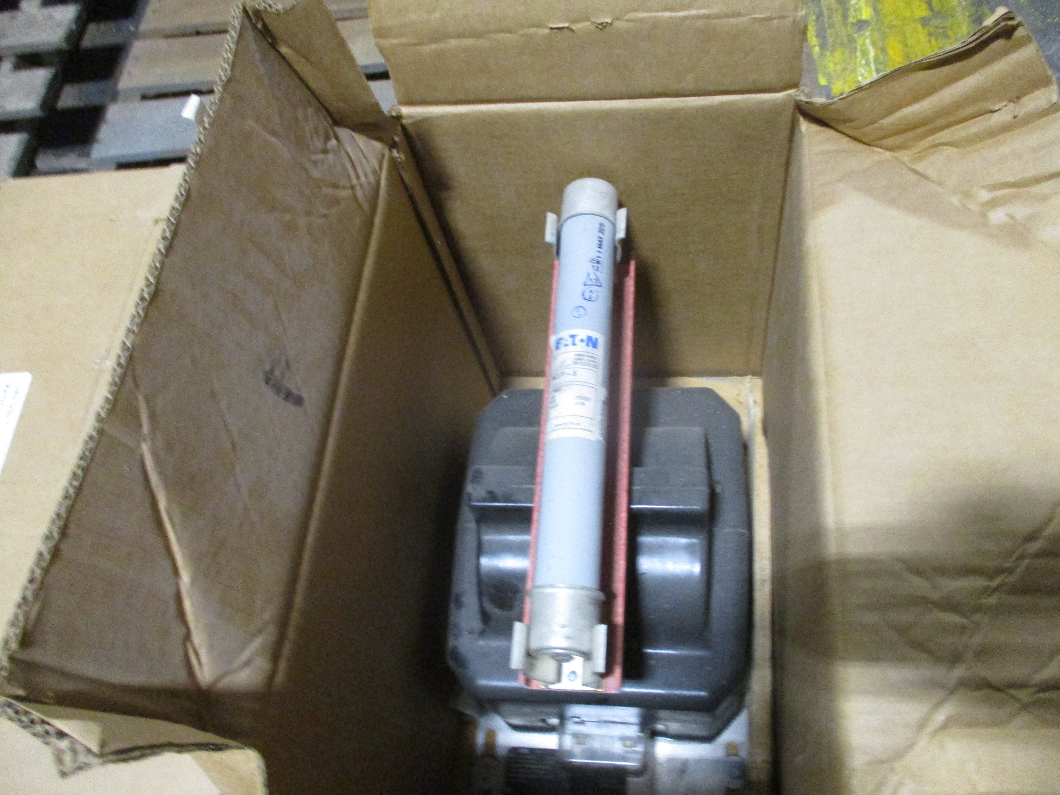 ABB VIZ-11 Voltage Transformer 7525A68G05 Pri: 7200V/12470GY Ratio 60:1 New Surplus