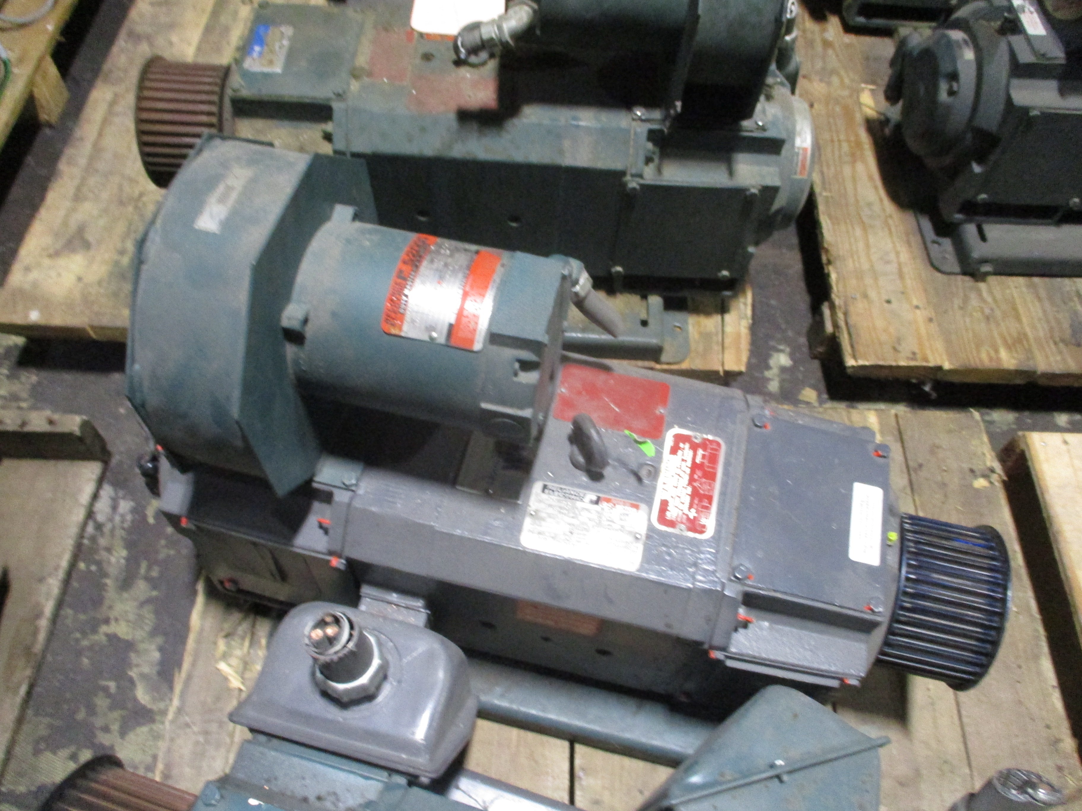 Reliance Electric DC Motor Forced Ventilated 02KSW08685A-PY 30HP 240V 1750/2300R