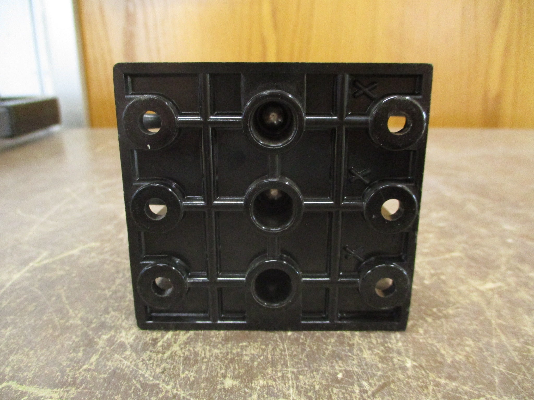 Buss Power Distribution Block 16220-3 175A 600V 3P Line: 2/0-14 Used
