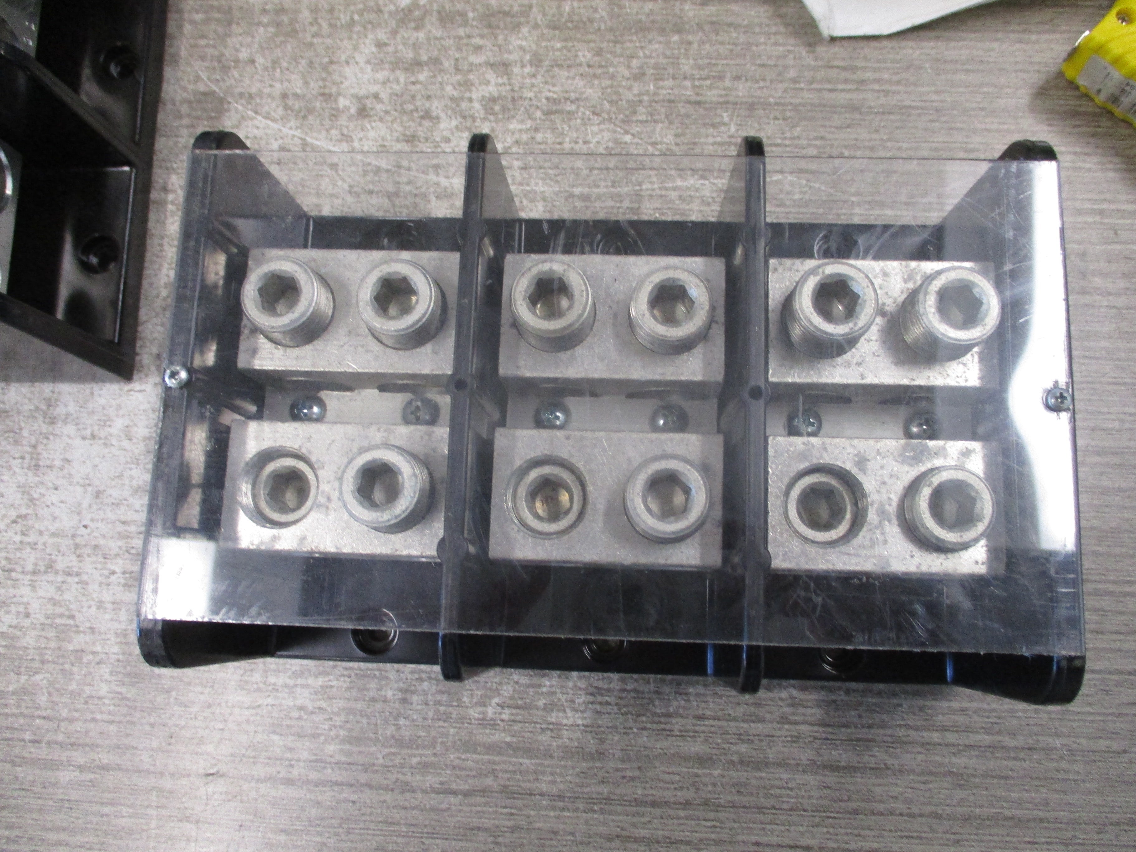 Square D Power Distribution Block 9080 LBA3652021 760A 600V 3P Line (2):#6-500MCM Load (2): #4-500MCM Used