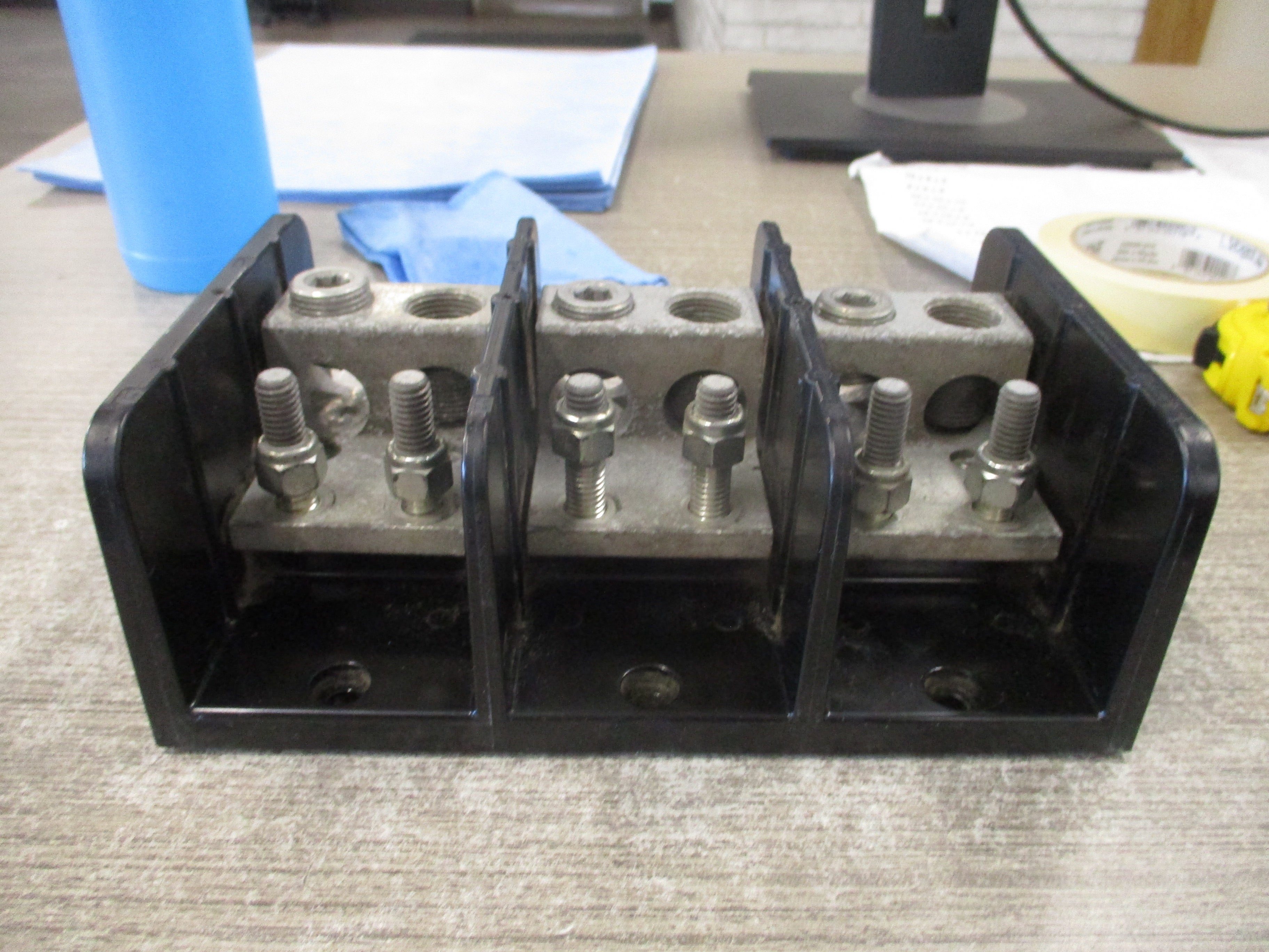 Marathon Power Distribution Block 1453599 760A 600V Line: 500MCM-4 Load: 3/8-18 STUD Used