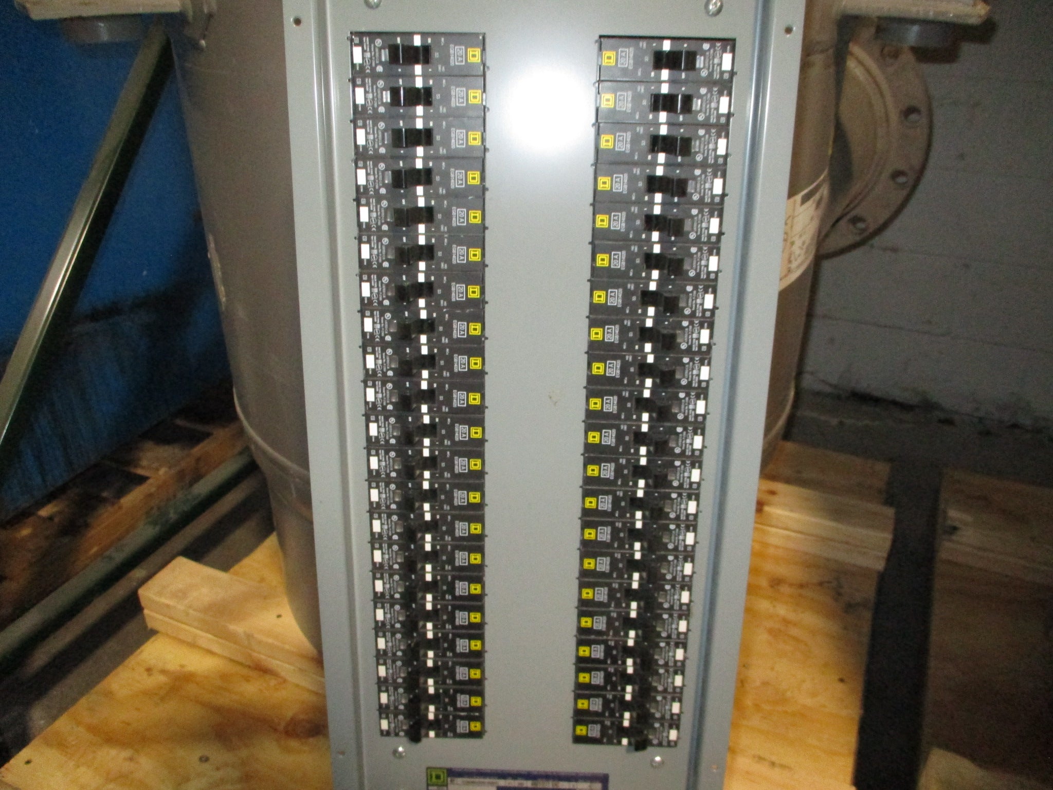 Square D NF Panelboard Interior 12359053890160001 Ser. E1 200A 480Y/277V 3Ph