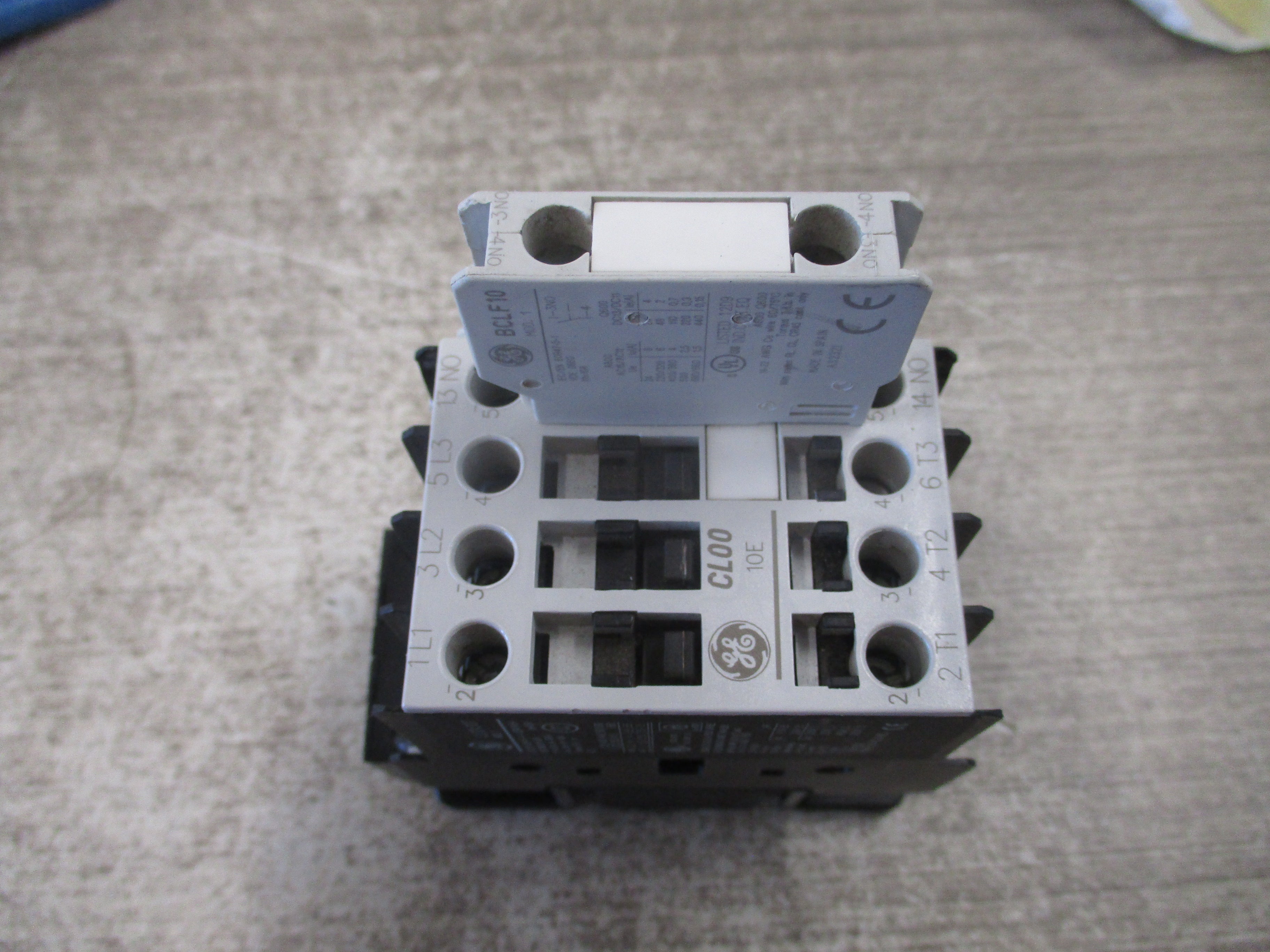 GE Contactor CL00A310T 120V Coil 25A 600V (1) Aux Contact W/Coupler Used