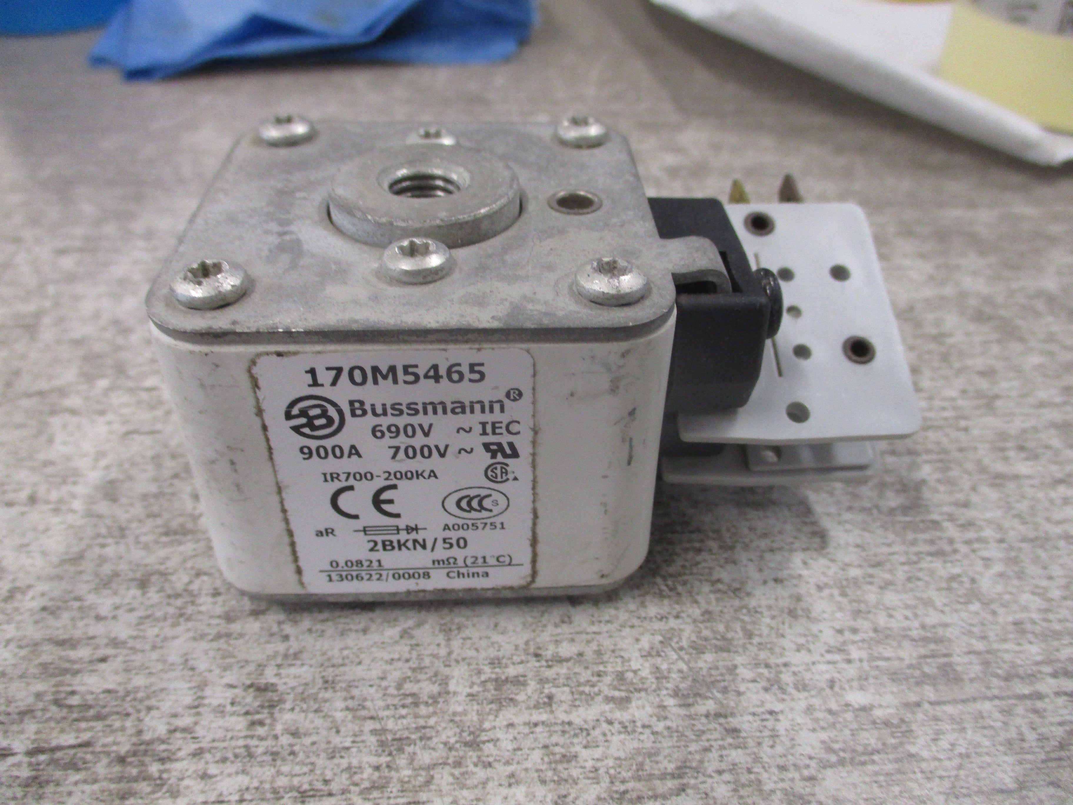 Bussmann Fuse 170M5465 900A 700V Used